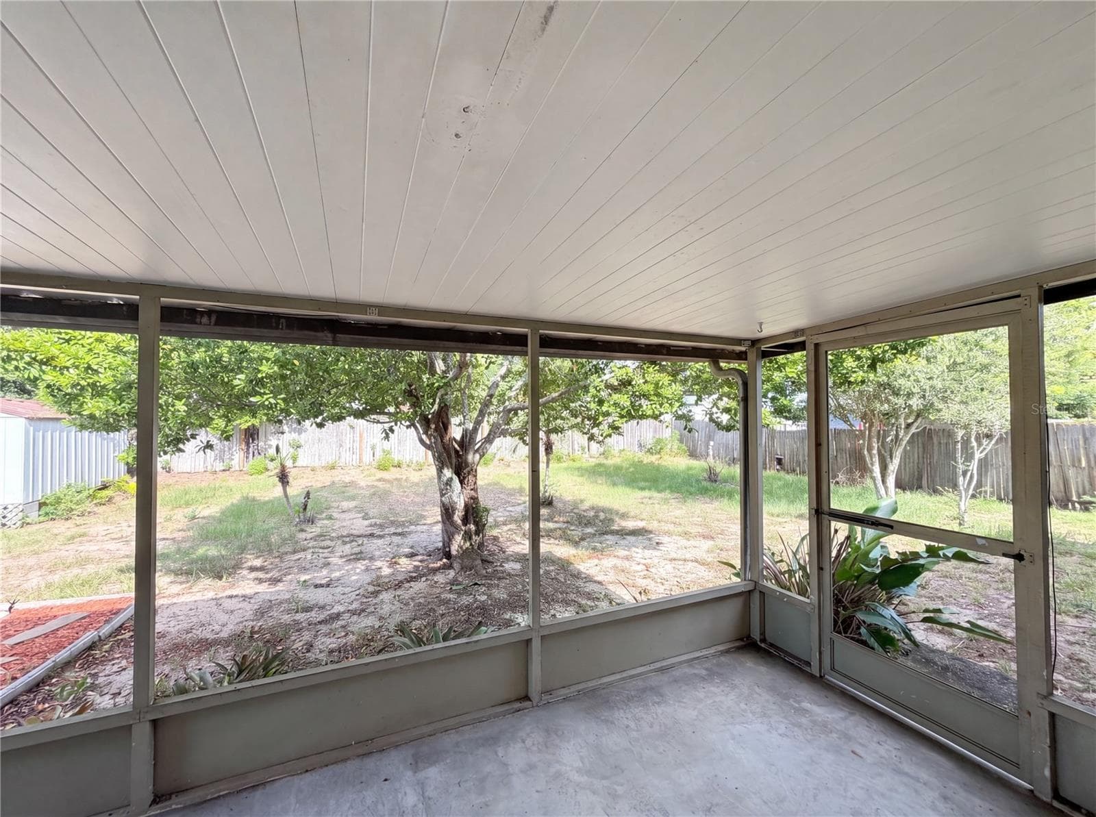 Single Family Residence at 505 OAK DR, TAVARES, photo 24 of 26