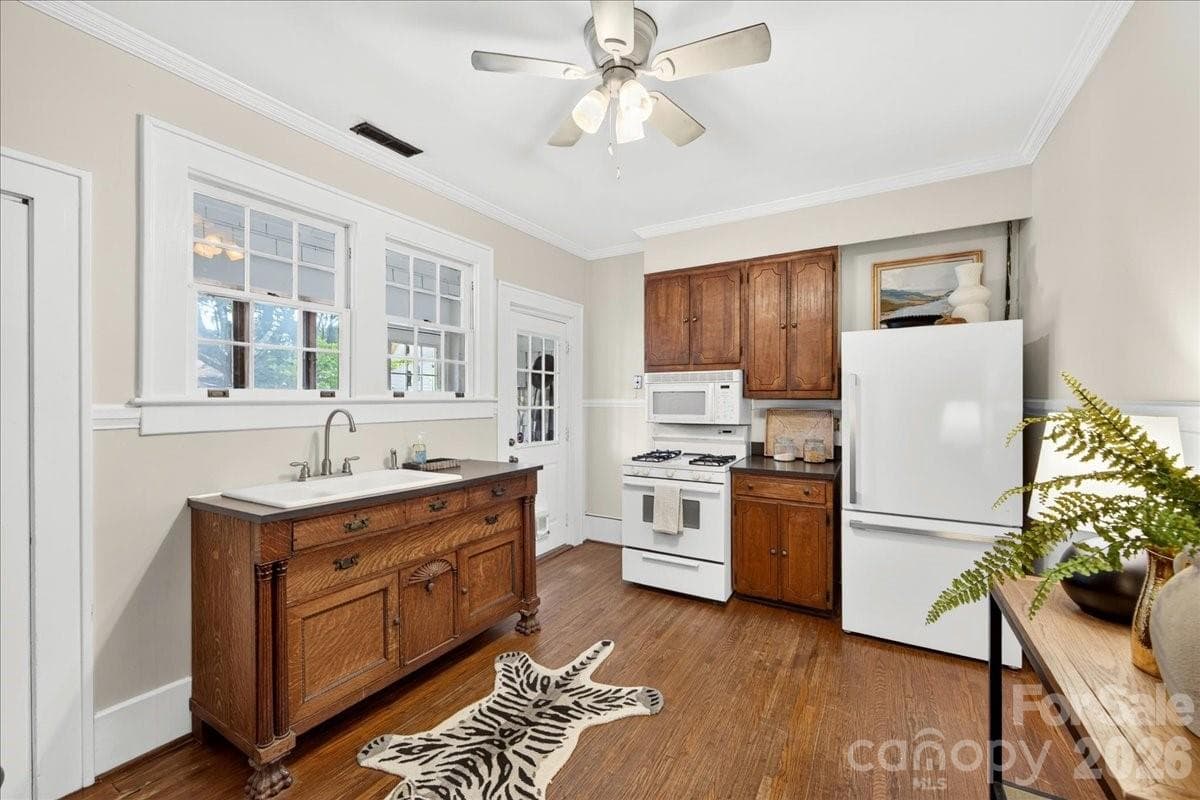 Condominium at Charlotte, photo 7 of 29