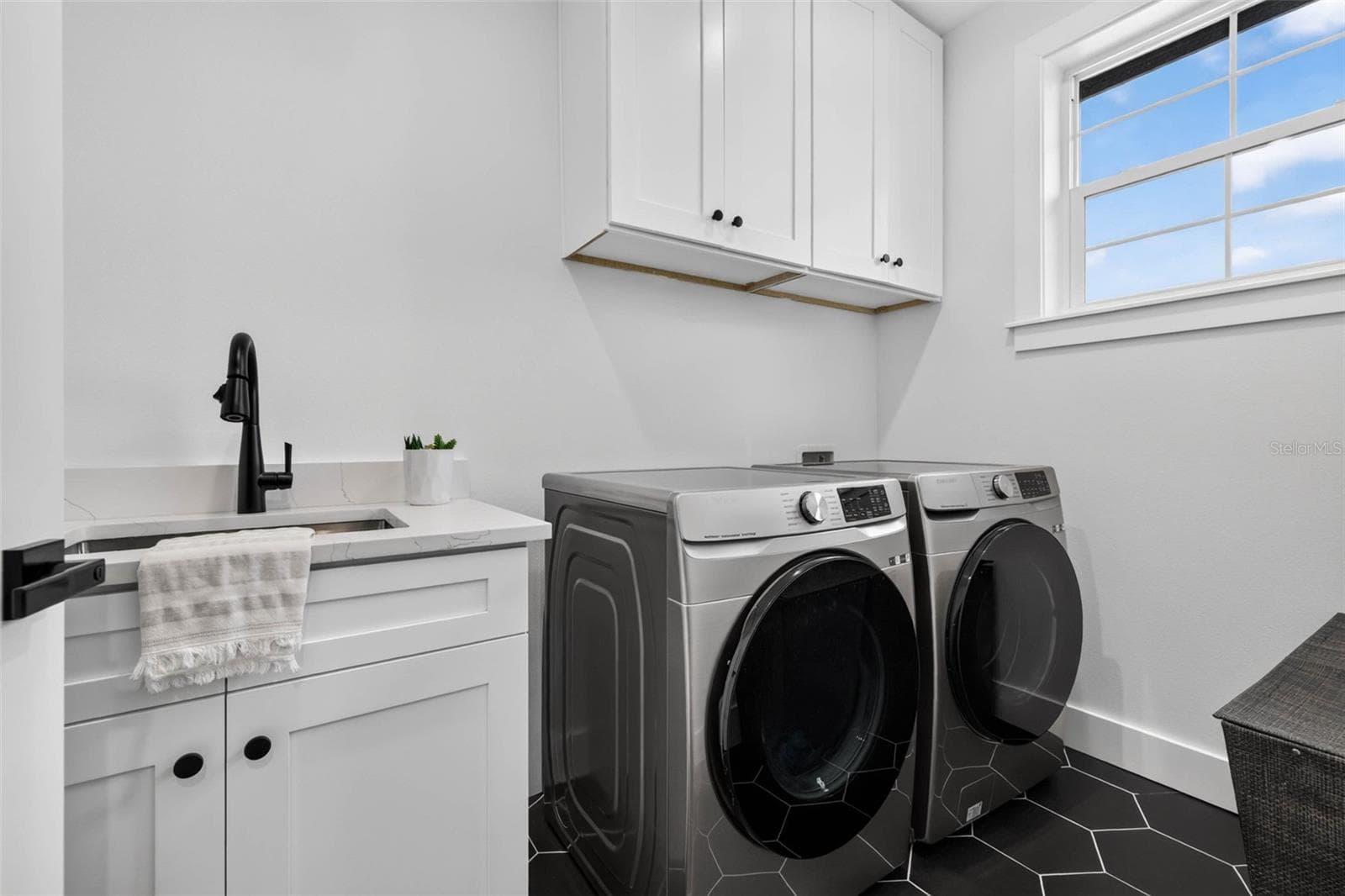 3rd level laundry room - 1717 MASSACHUSETTS AVE NE, ST PETERSBURG