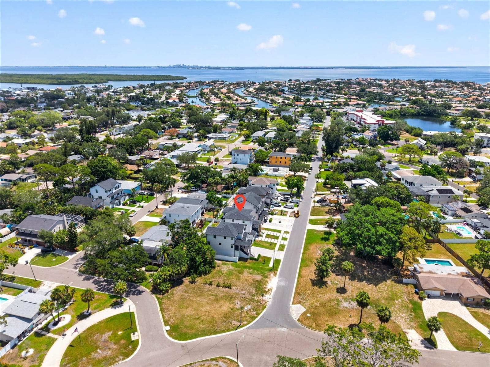 Single Family Residence at 1717 MASSACHUSETTS AVE NE, ST PETERSBURG, photo 40 of 42