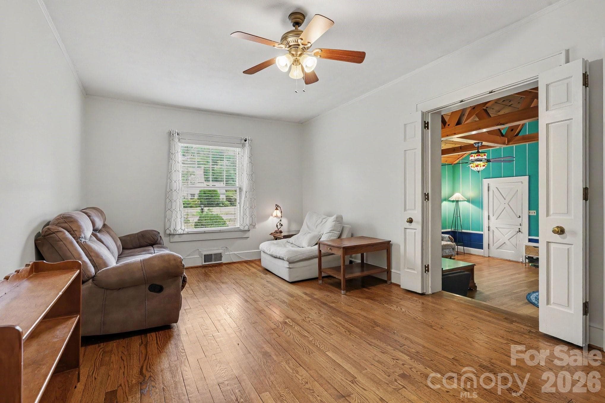 Single Family Residence at 404 Fairview Drive, Lexington, photo 12 of 44