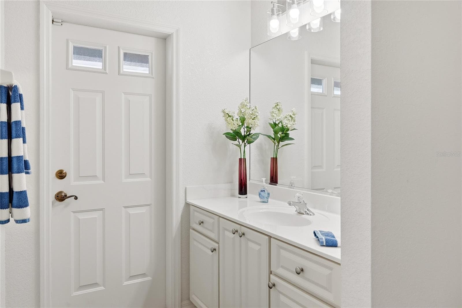Jack and Jill Bath - 816 BOUNDARY BLVD, ROTONDA WEST