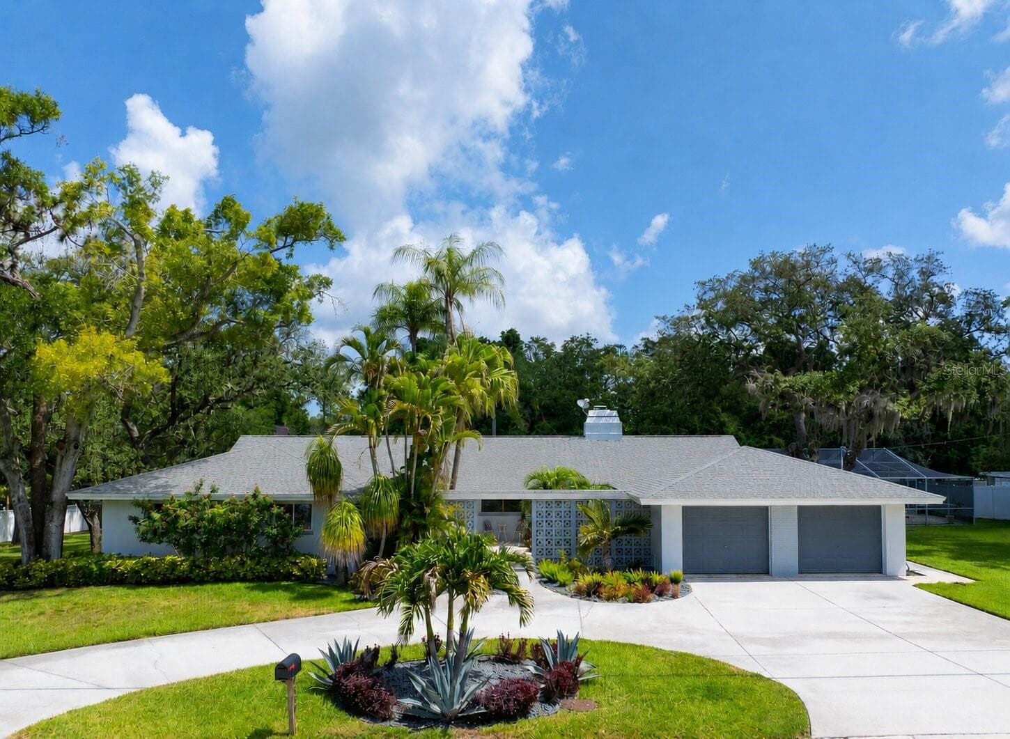 1350 FAIRWAY DR