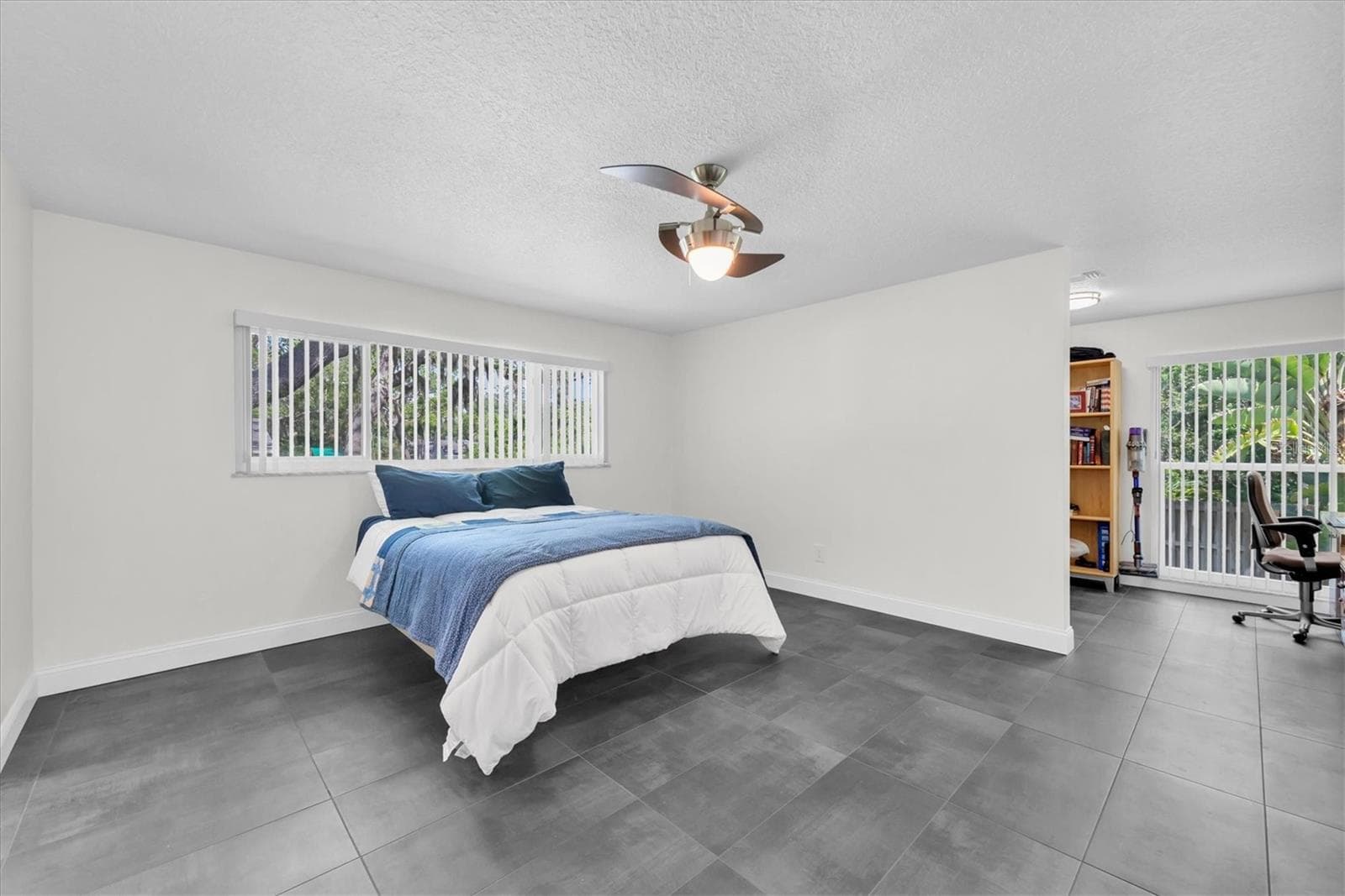 Single Family Residence at 1350 FAIRWAY DR, DUNEDIN, photo 26 of 67