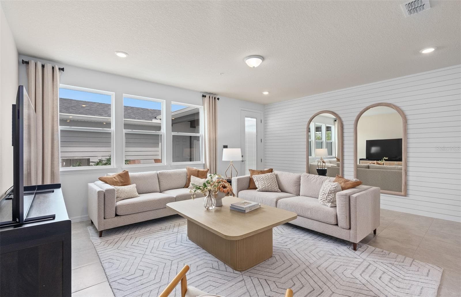 Model Home Design Only. Pictures and furnishings are for illustrative purposes only. Elevations, colors and options may vary. Furniture is for model home staging only. - LAKEHAVEN ESTATES, CLERMONT