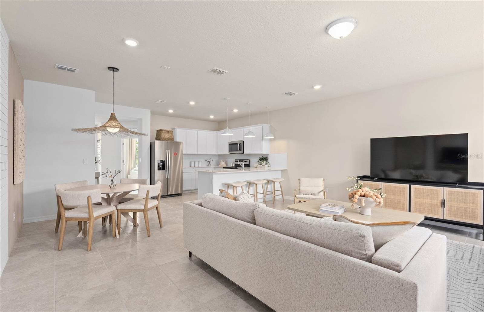 Model Home Design Only. Pictures and furnishings are for illustrative purposes only. Elevations, colors and options may vary. Furniture is for model home staging only. - LAKEHAVEN ESTATES, CLERMONT