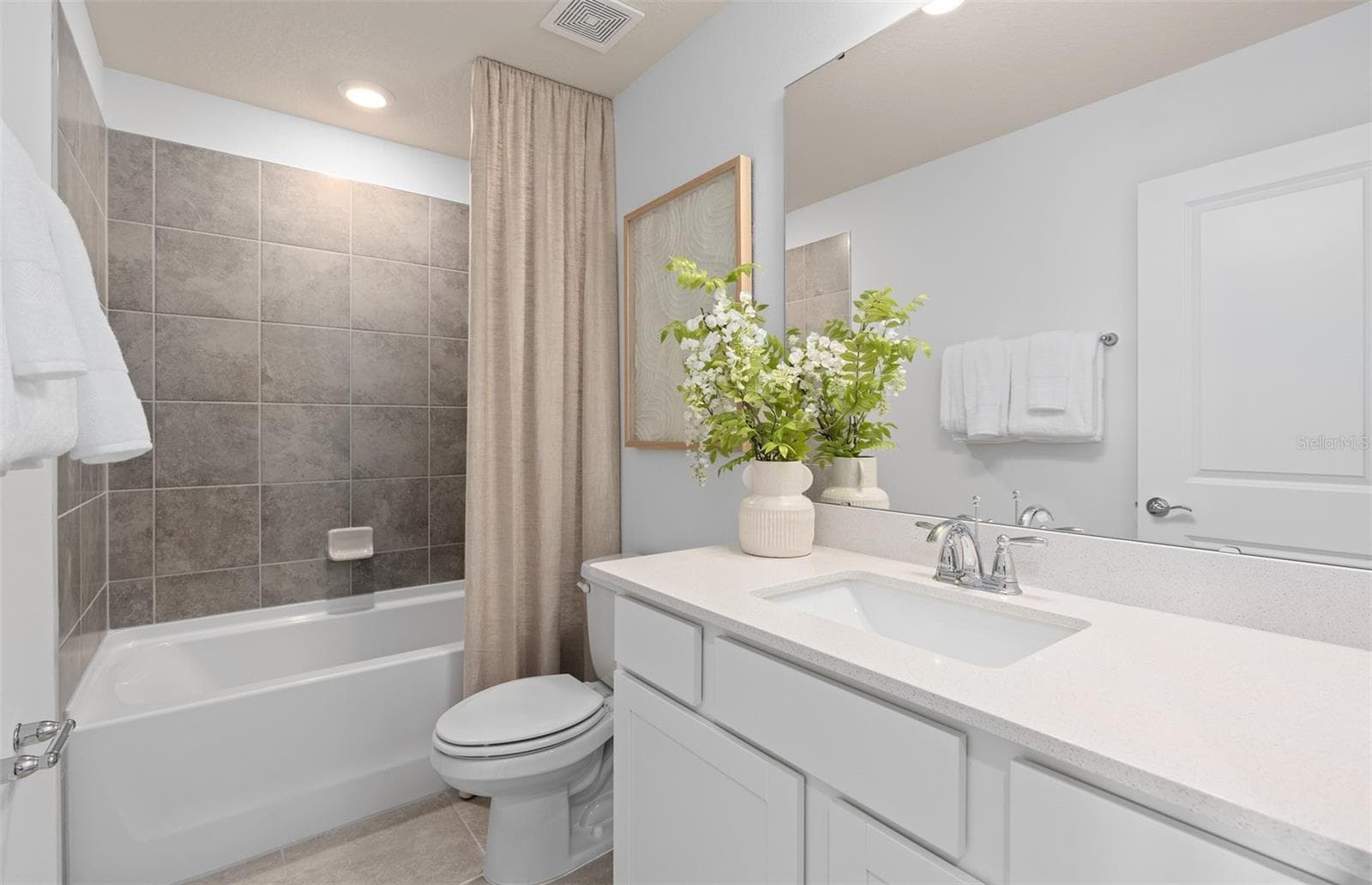 Model Home Design Only. Pictures and furnishings are for illustrative purposes only. Elevations, colors and options may vary. Furniture is for model home staging only. - LAKEHAVEN ESTATES, CLERMONT