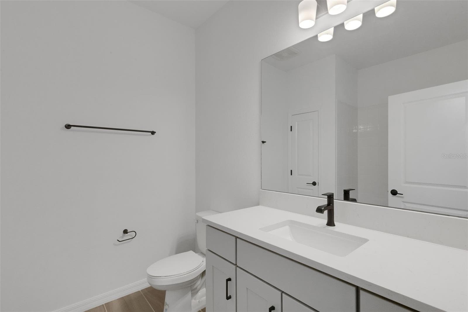 Single Family Residence at 8717 CANARD CV, PALMETTO, photo 28 of 47