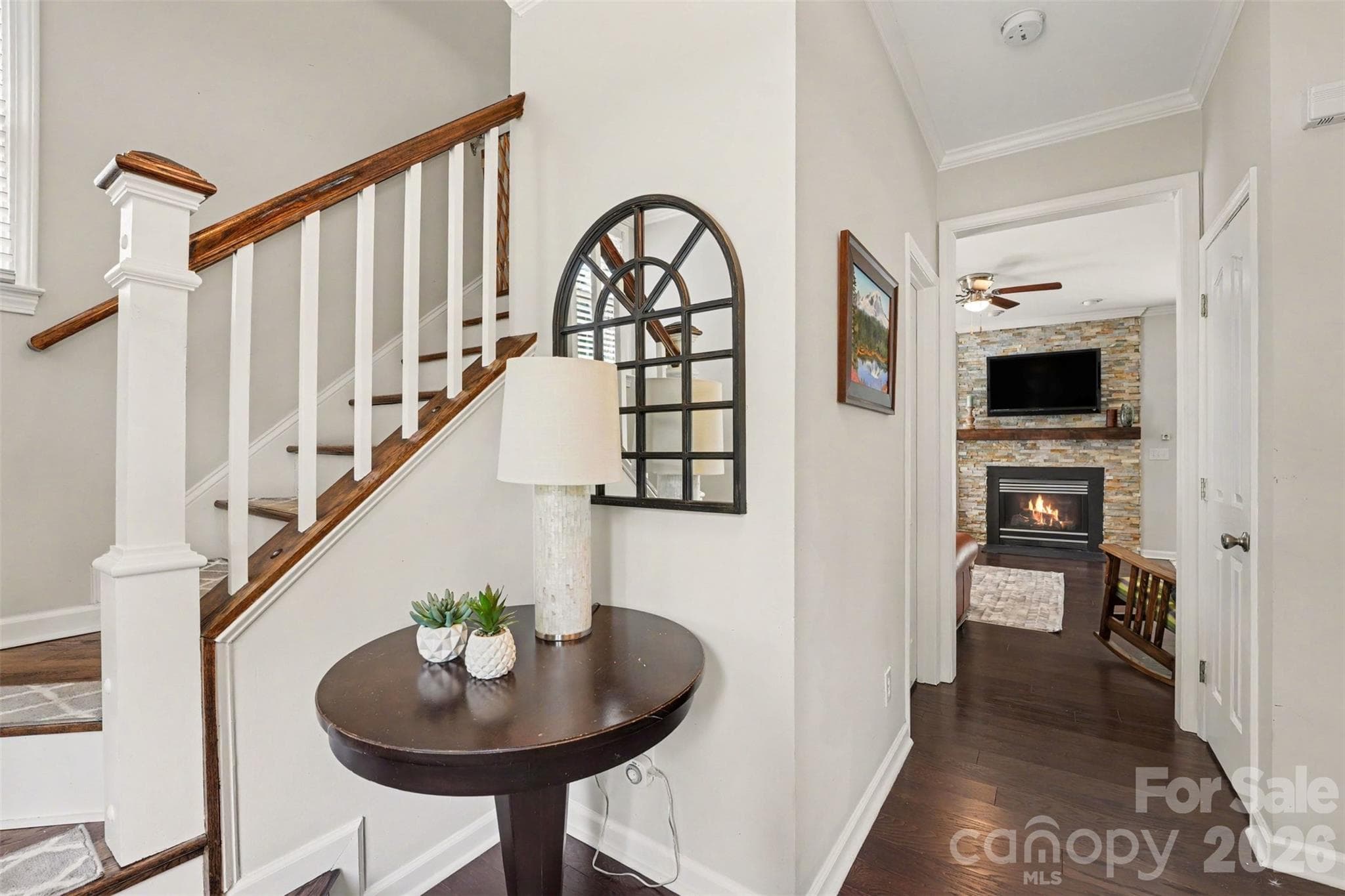 Foyer with high ceiling - Huntersville