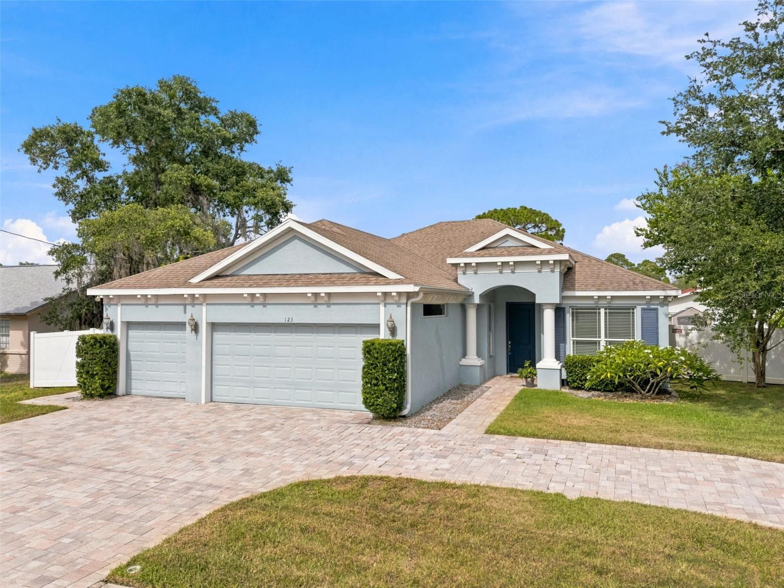 123 N FLORIDA AVE