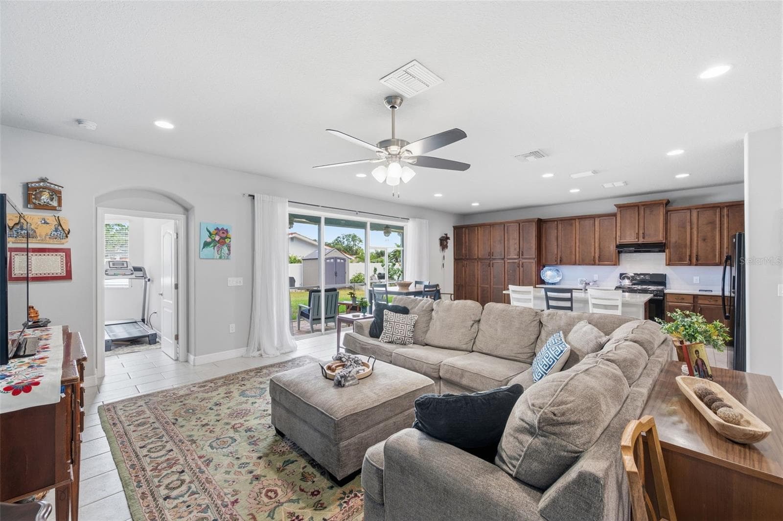 Single Family Residence at 123 N FLORIDA AVE, TARPON SPRINGS, photo 11 of 43