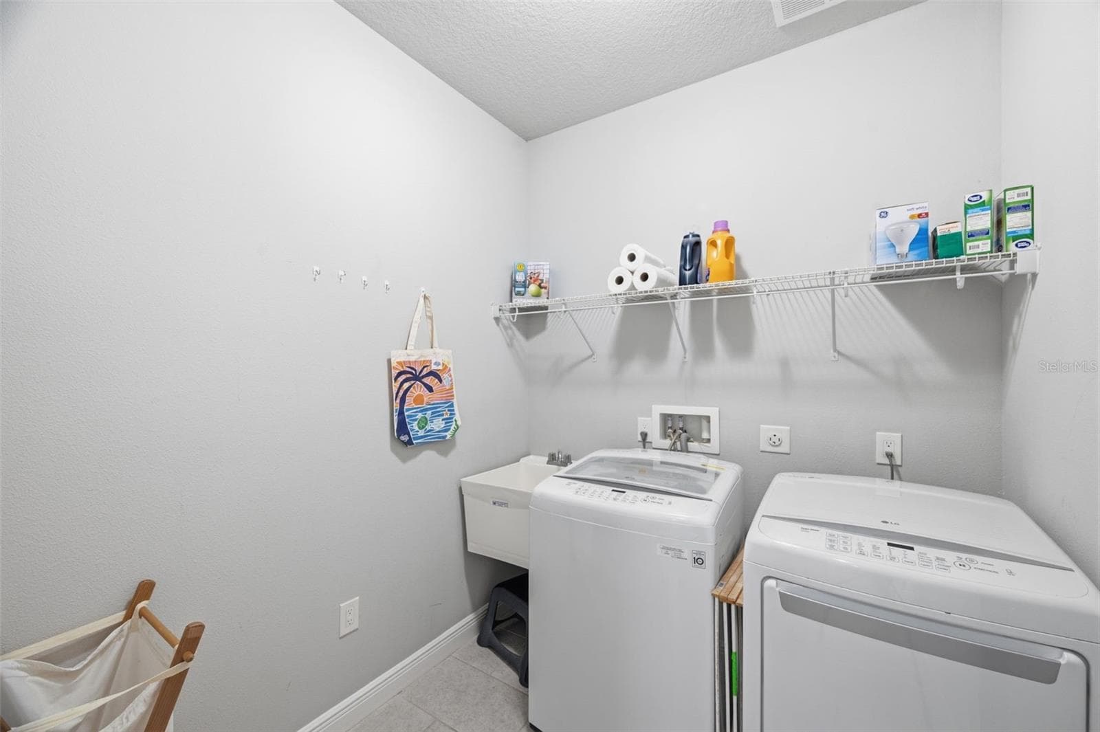 Single Family Residence at 123 N FLORIDA AVE, TARPON SPRINGS, photo 33 of 43