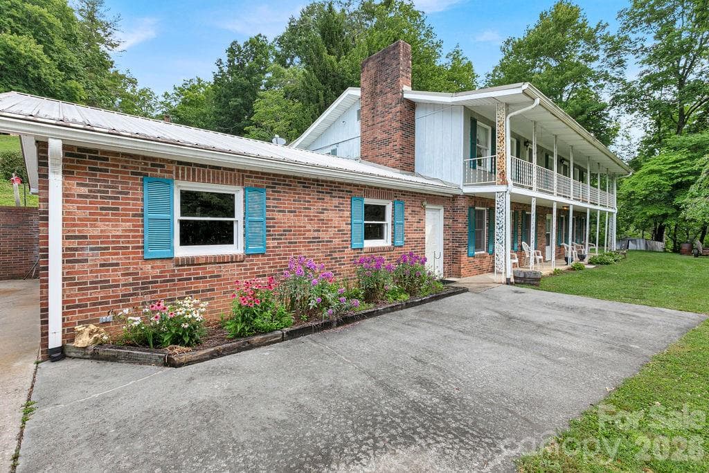 Single Family Residence at 106 Flora Lina Drive, Brevard, photo 14 of 46