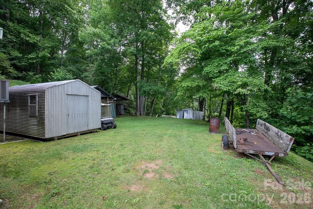Great Yard Space - 106 Flora Lina Drive, Brevard