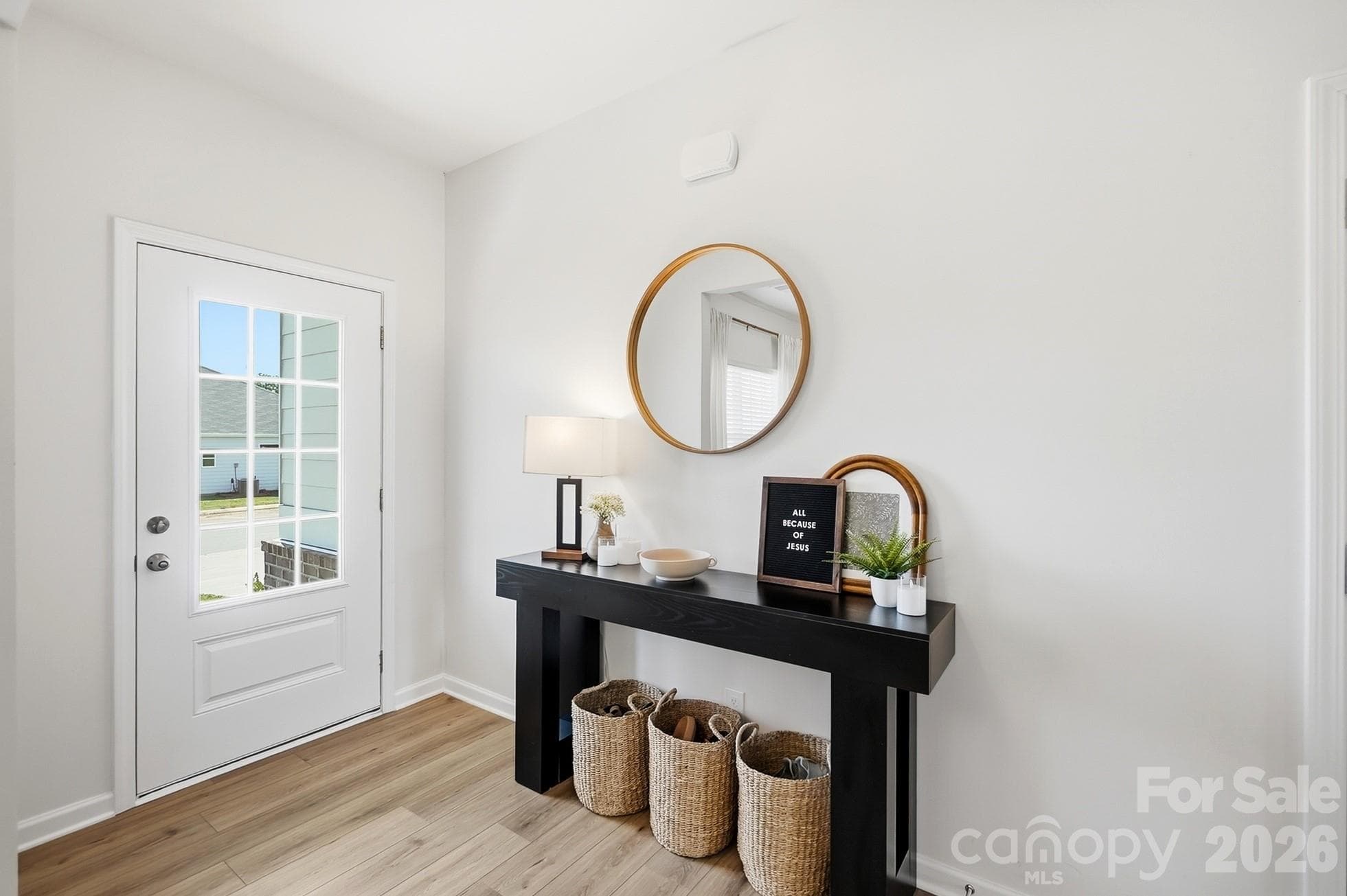 Bright and welcoming entry foyer. - 6023 Busch Way, Midland