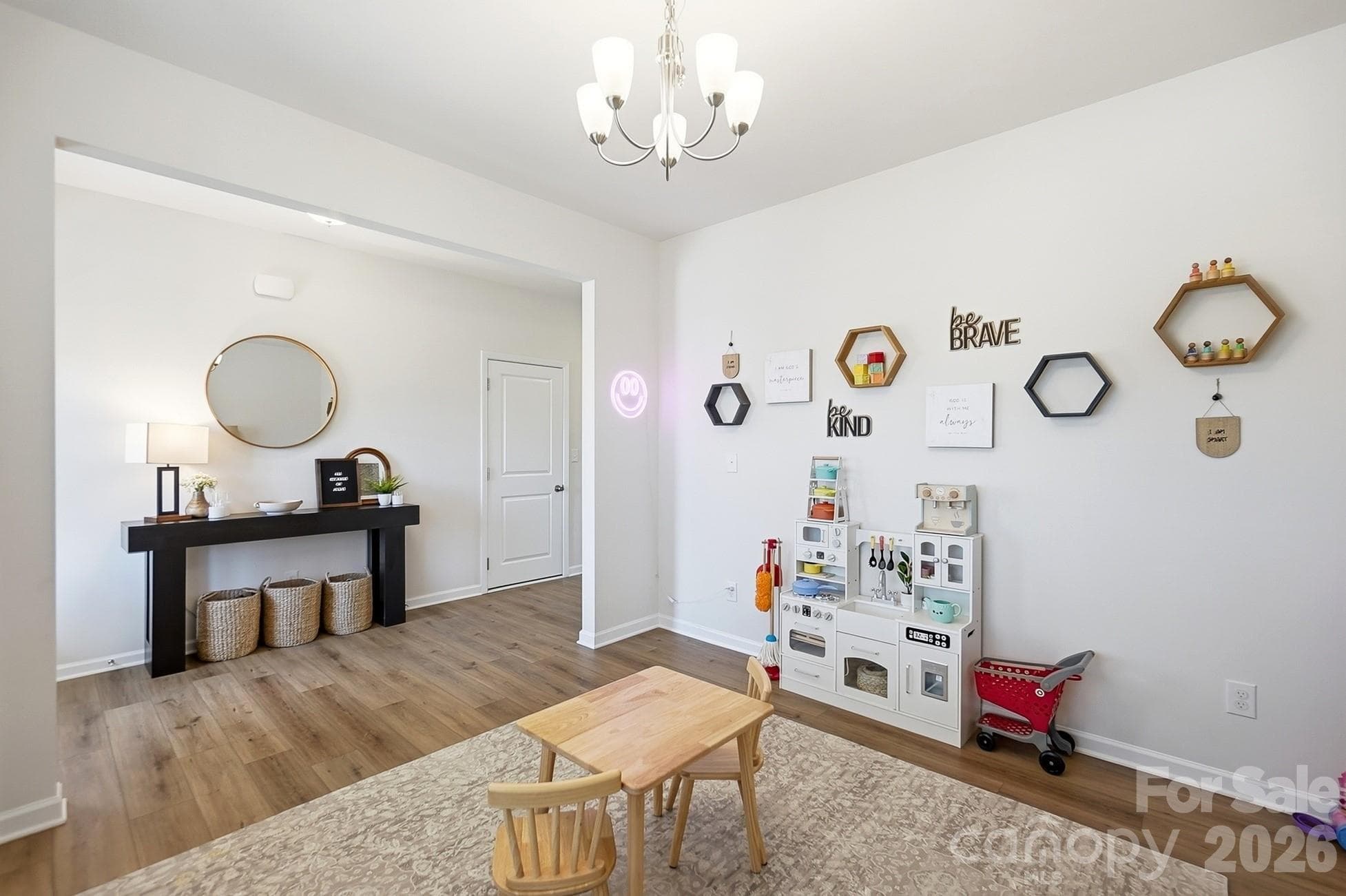 Flex room provides plenty of space for work, play, or hobbies. - 6023 Busch Way, Midland
