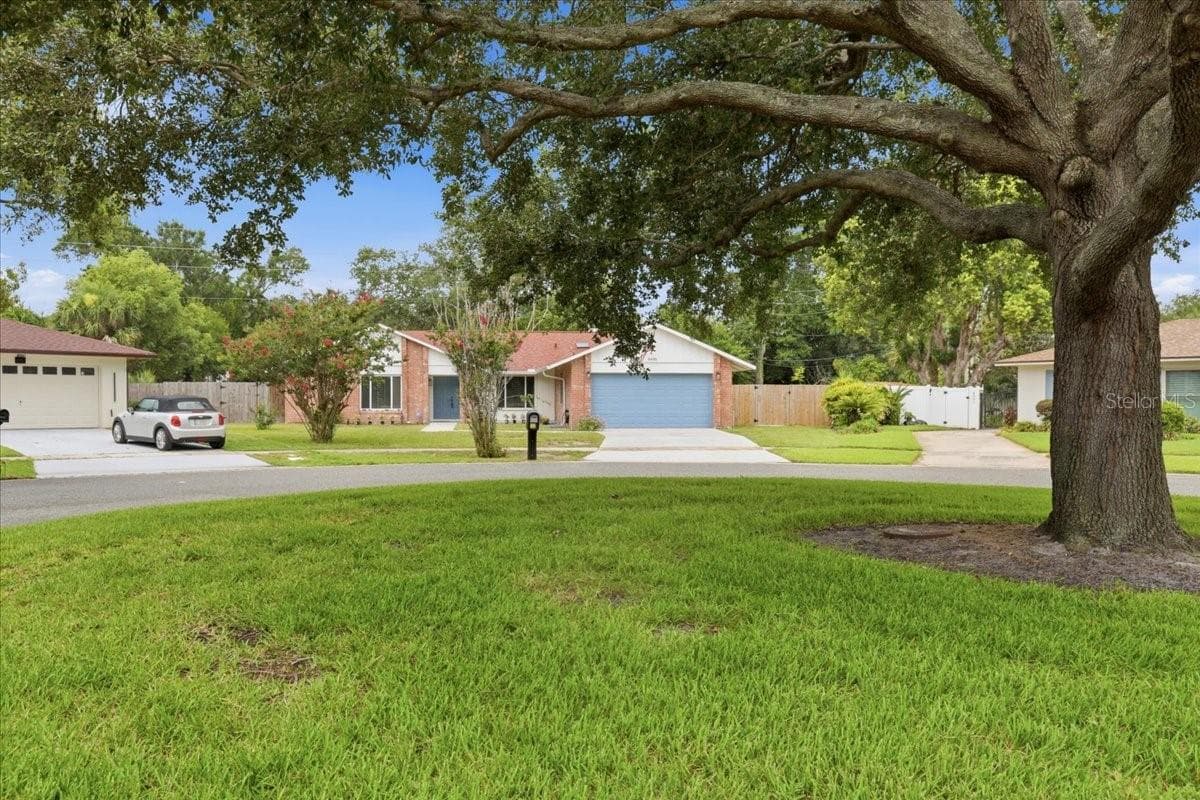 Single Family Residence at 8495 CARAWAY CT, ORLANDO, photo 2 of 27