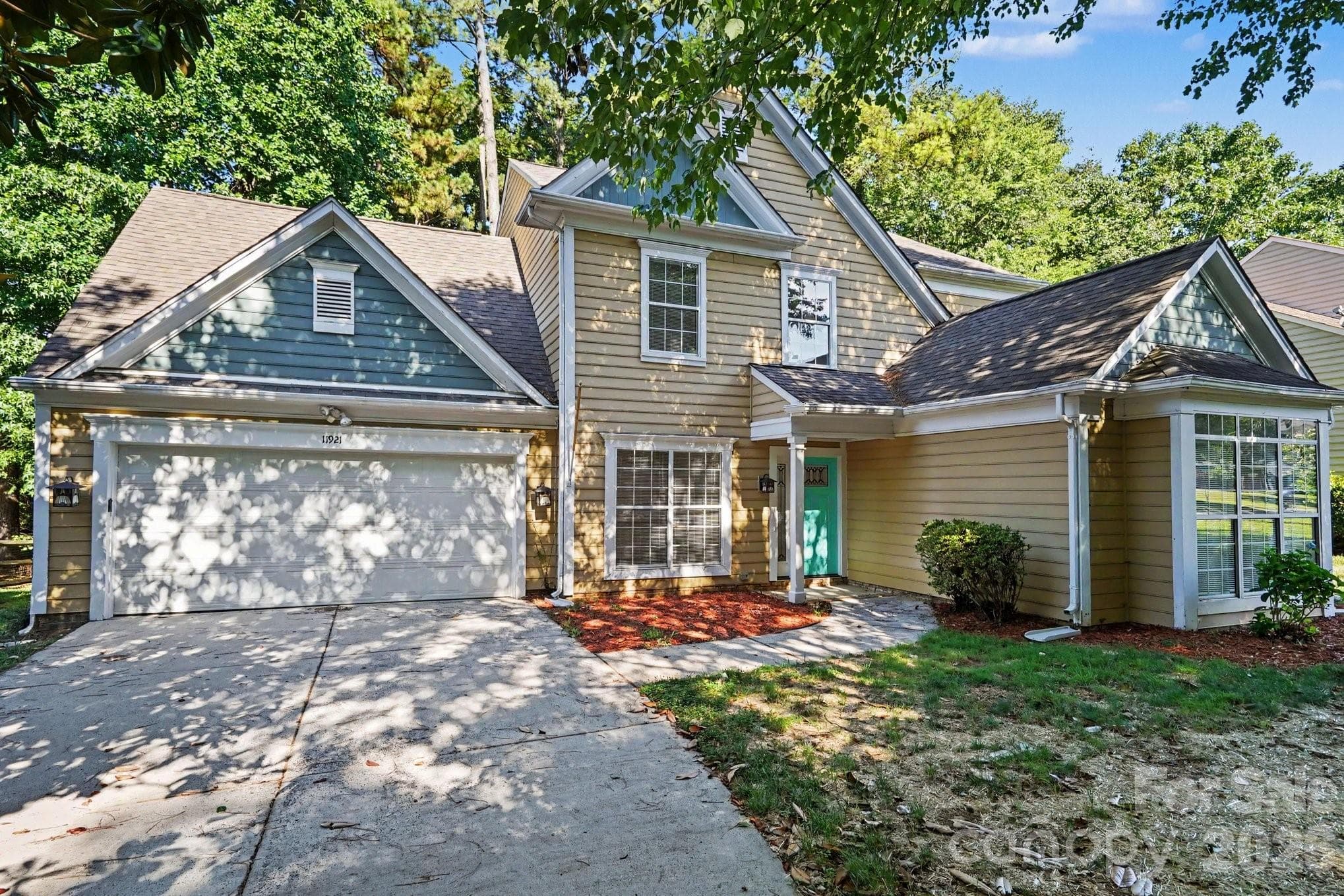 Single Family Residence at Huntersville, photo 2 of 31