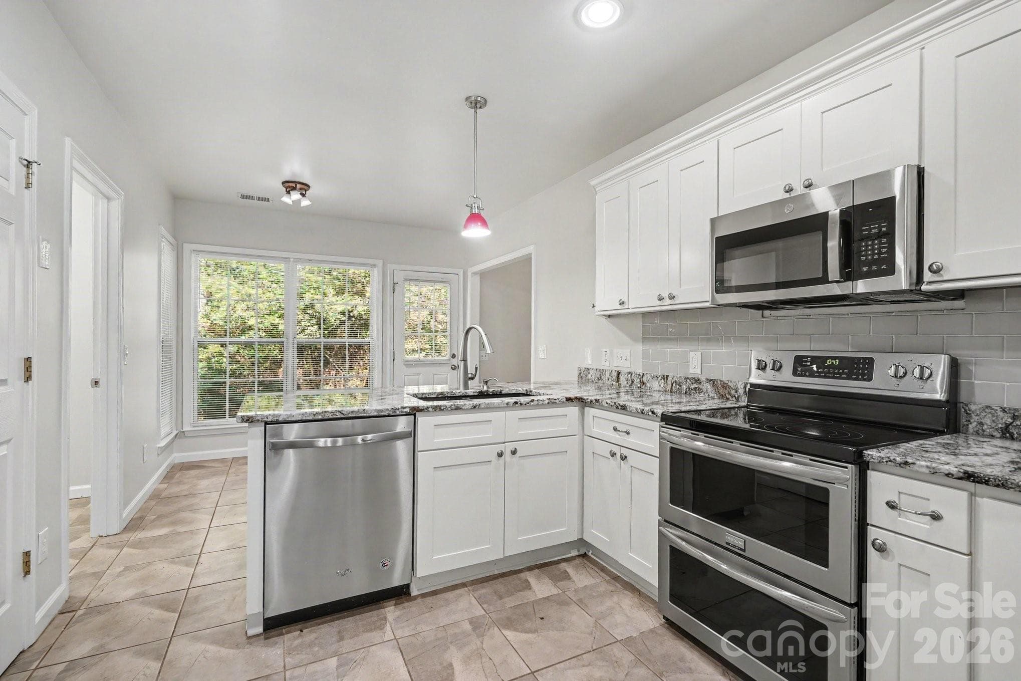 Single Family Residence at Huntersville, photo 5 of 31