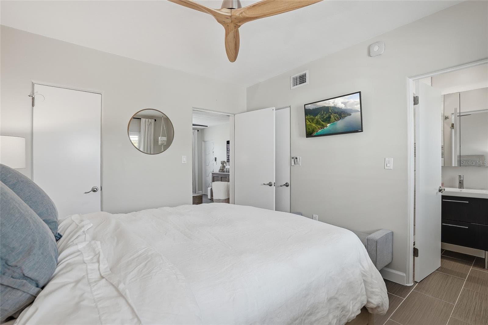 Condominium at 410 12TH AVE NE #8, ST PETERSBURG, photo 10 of 25