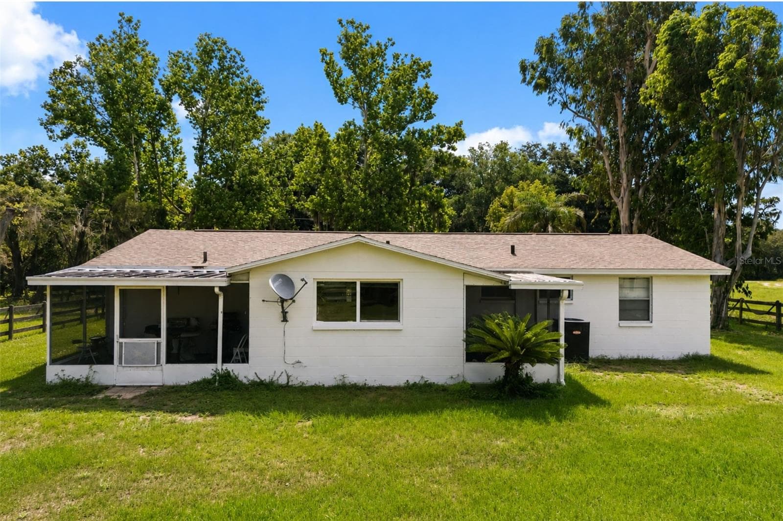 Single Family Residence at 12631 HOBSON SIMMONS RD, LITHIA, photo 13 of 18