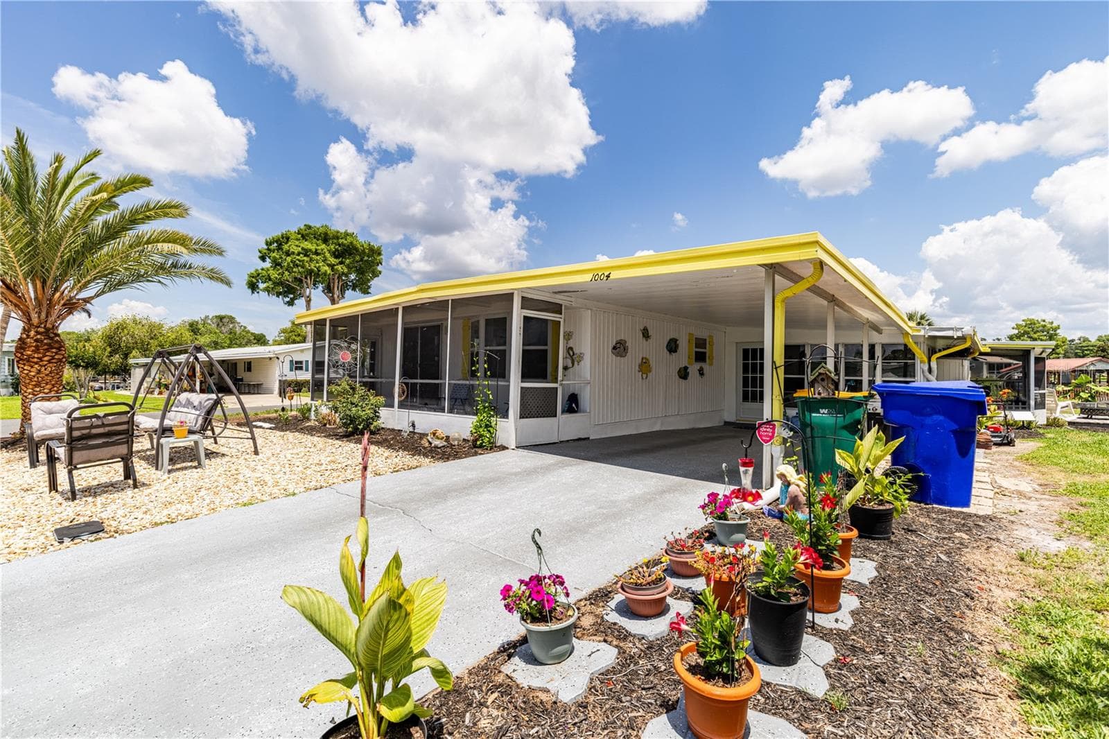 Manufactured Home at 1004 TODD WAY, TAVARES, photo 2 of 49