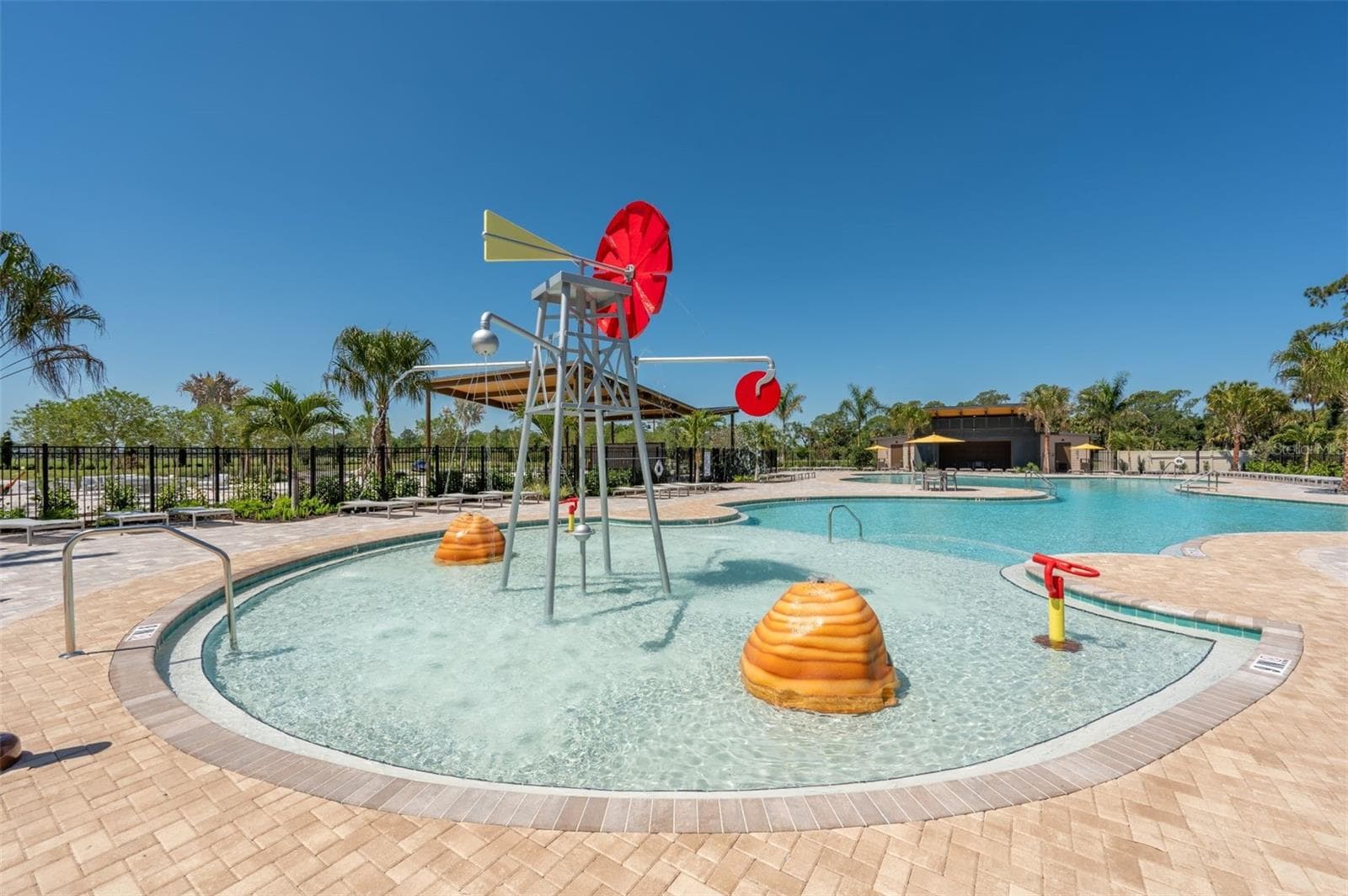 Splash Zone - 10430 HIDDEN BANKS GLN, PARRISH