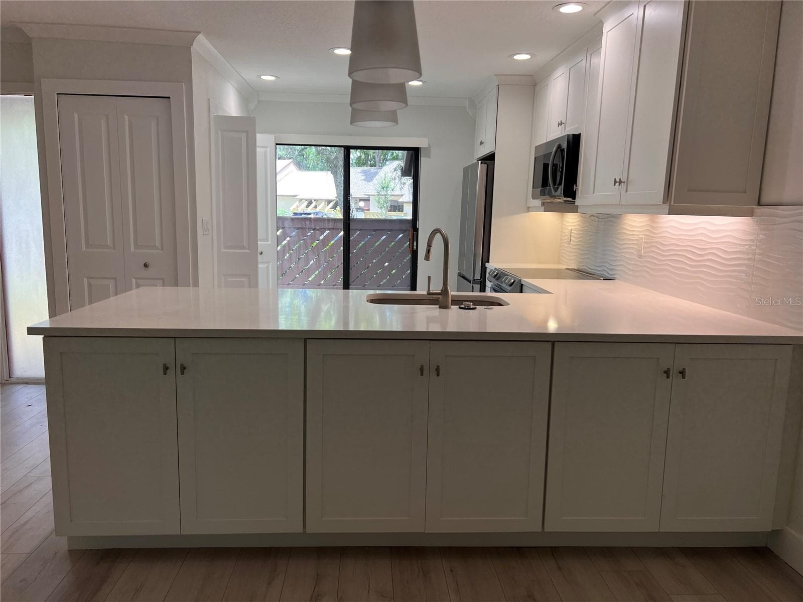Lower cabinets - 4044 CORKWOOD CT, PALM HARBOR