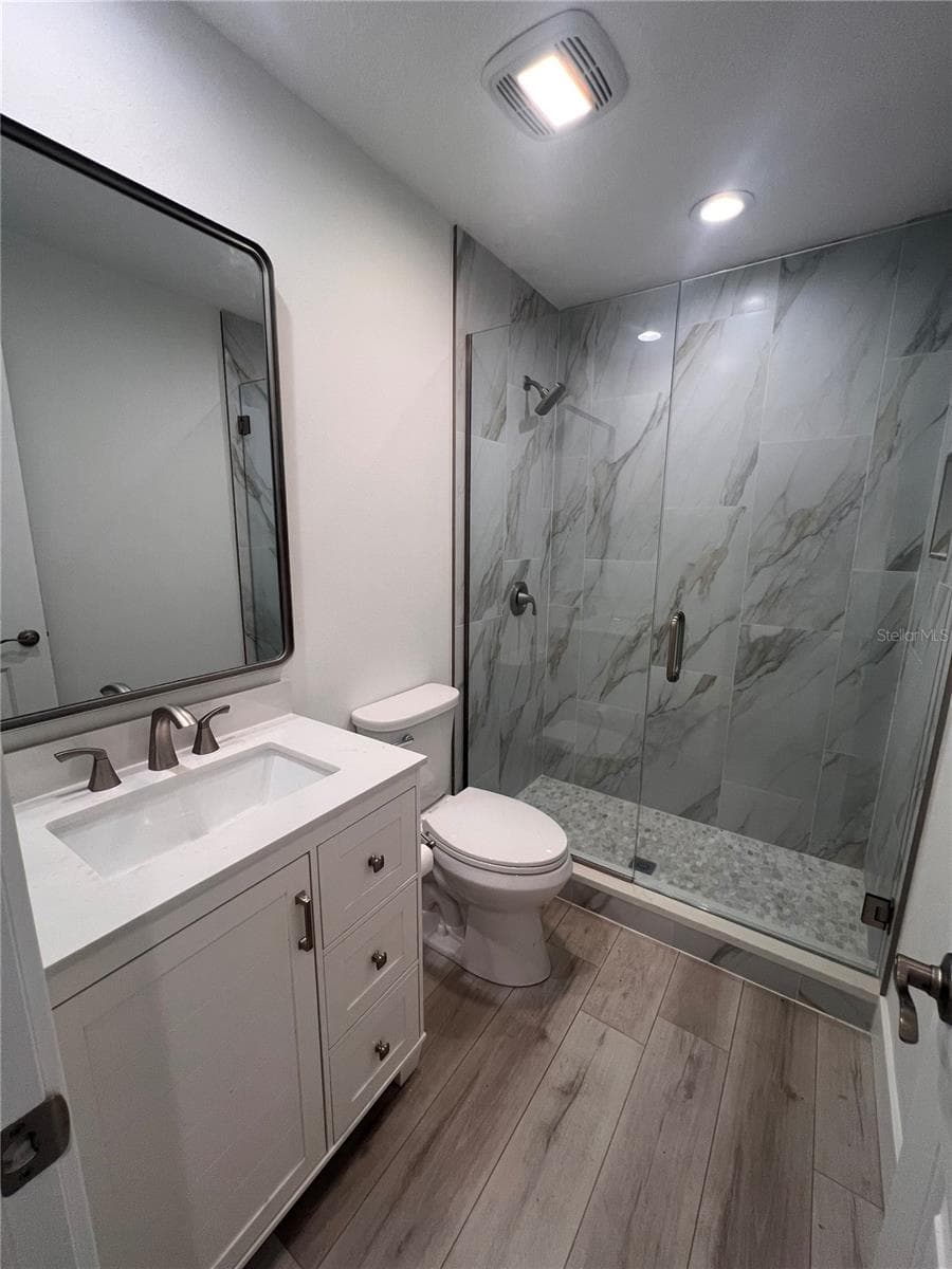 Bathroom 1 - 4044 CORKWOOD CT, PALM HARBOR