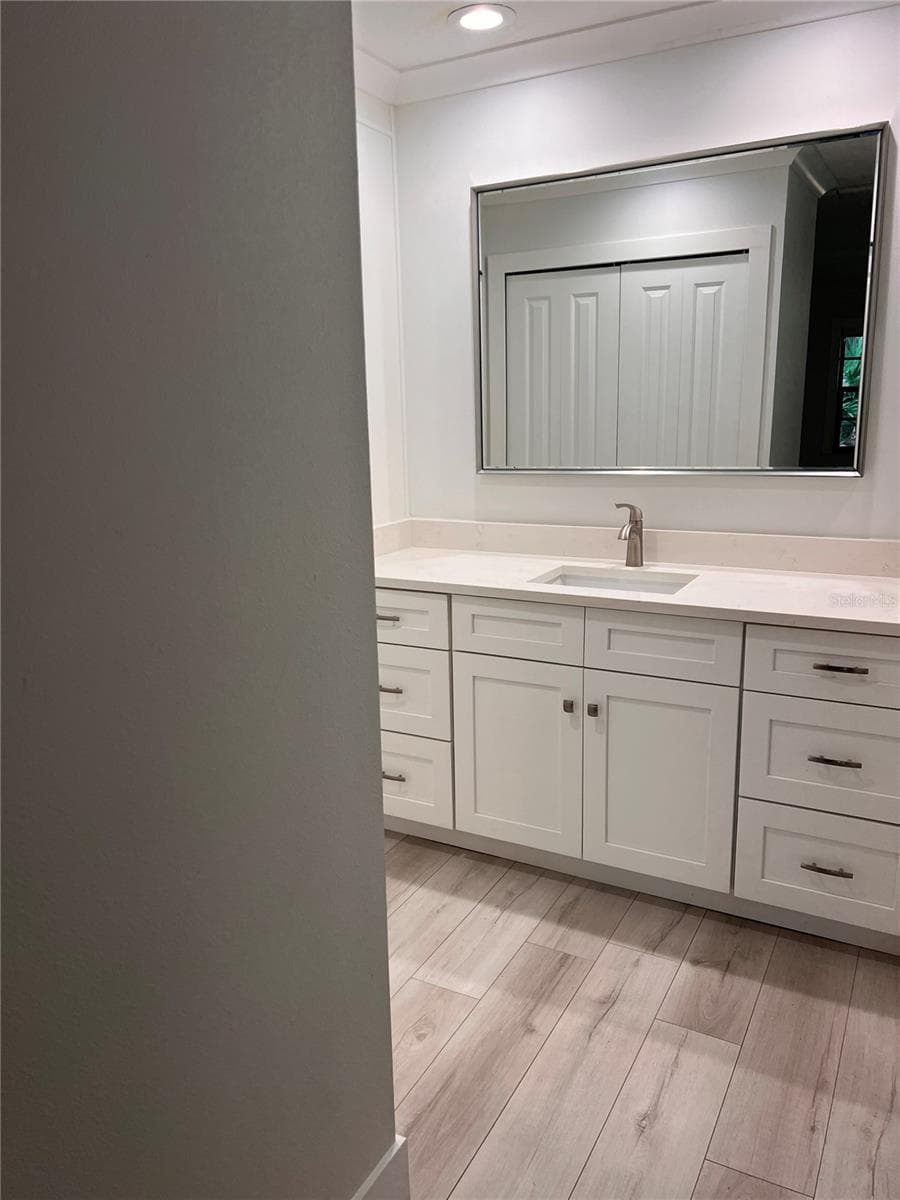Primary Bathroom - 4044 CORKWOOD CT, PALM HARBOR