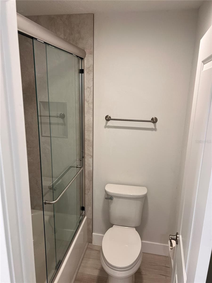 Primary Bathroom - 4044 CORKWOOD CT, PALM HARBOR