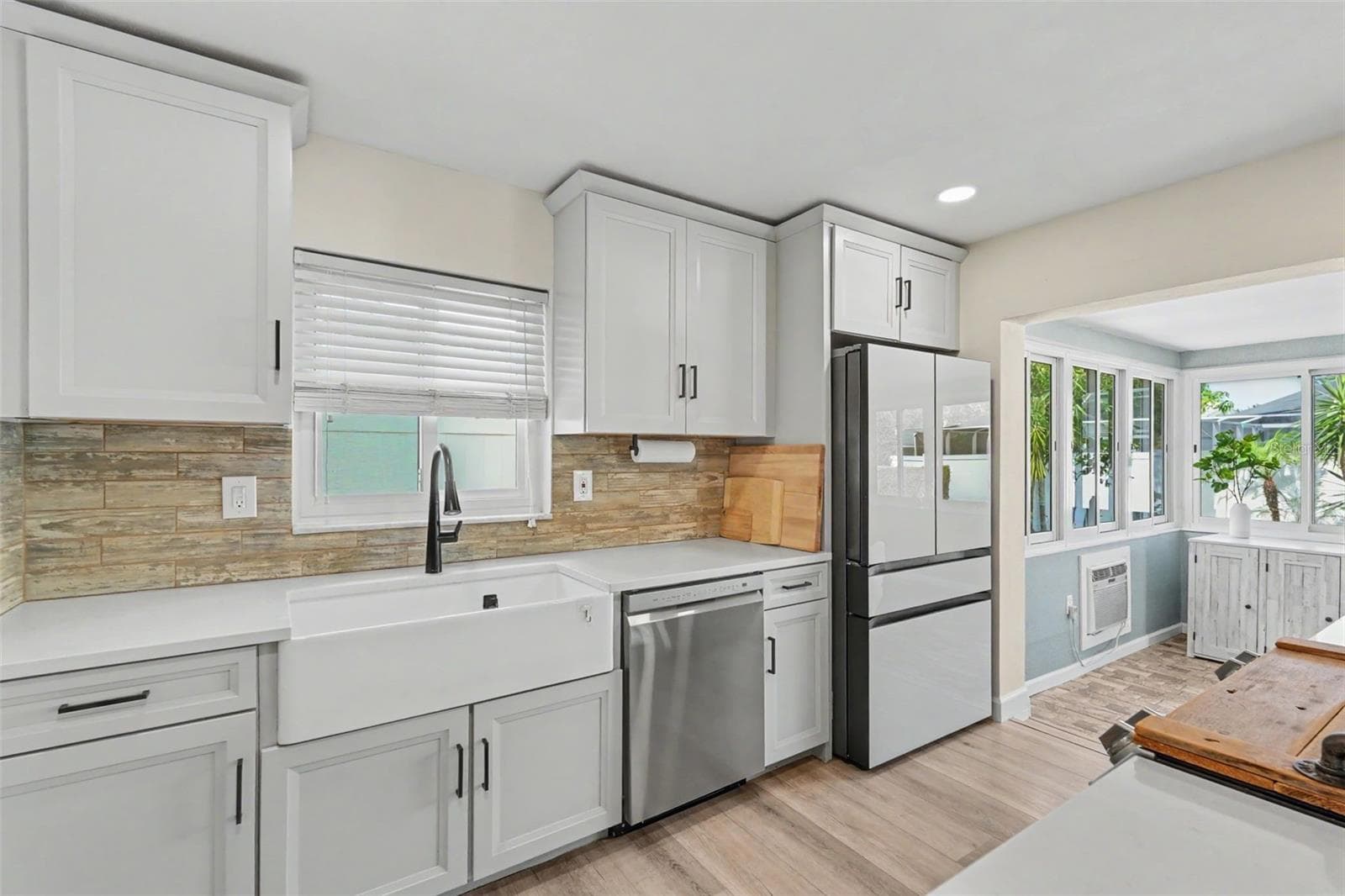 Single Family Residence at 2061 FAIR OAK DR, CLEARWATER, photo 7 of 28