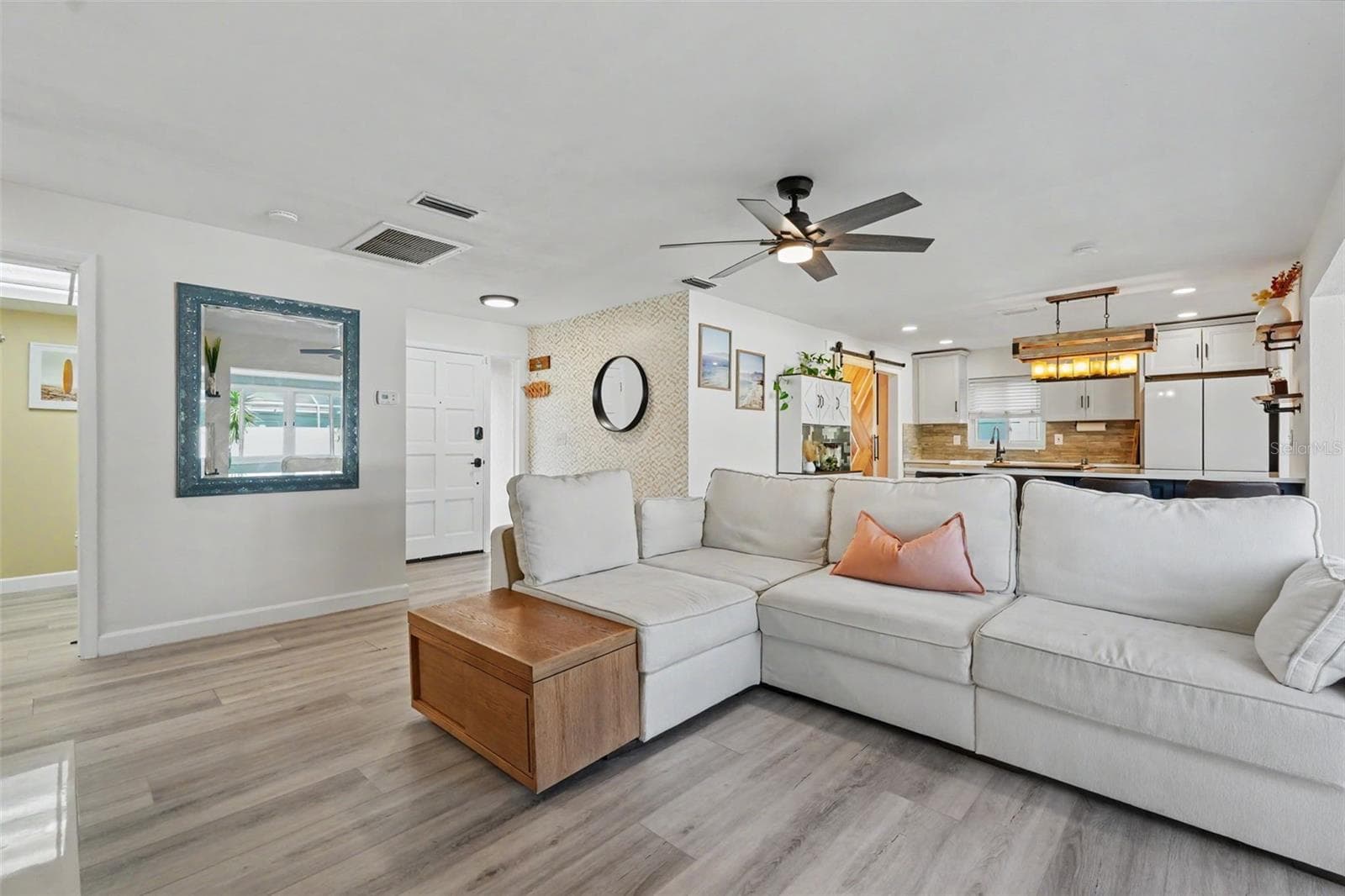 Single Family Residence at 2061 FAIR OAK DR, CLEARWATER, photo 8 of 28