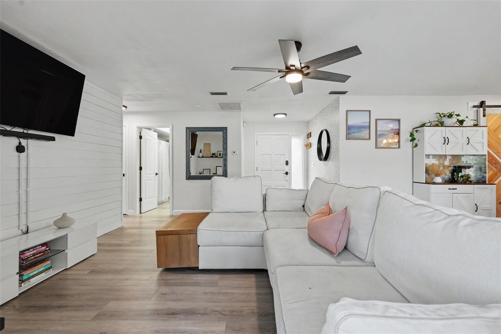 Single Family Residence at 2061 FAIR OAK DR, CLEARWATER, photo 9 of 28