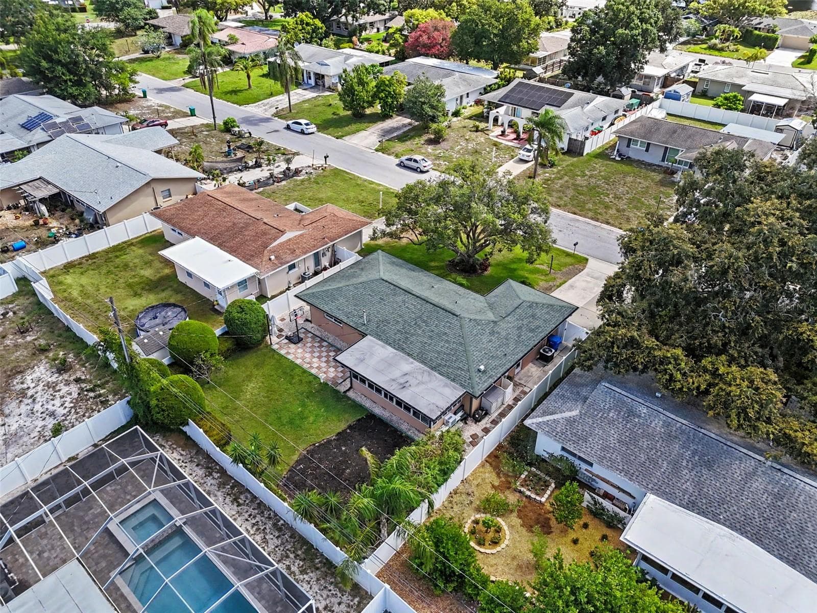 Single Family Residence at 2061 FAIR OAK DR, CLEARWATER, photo 24 of 28