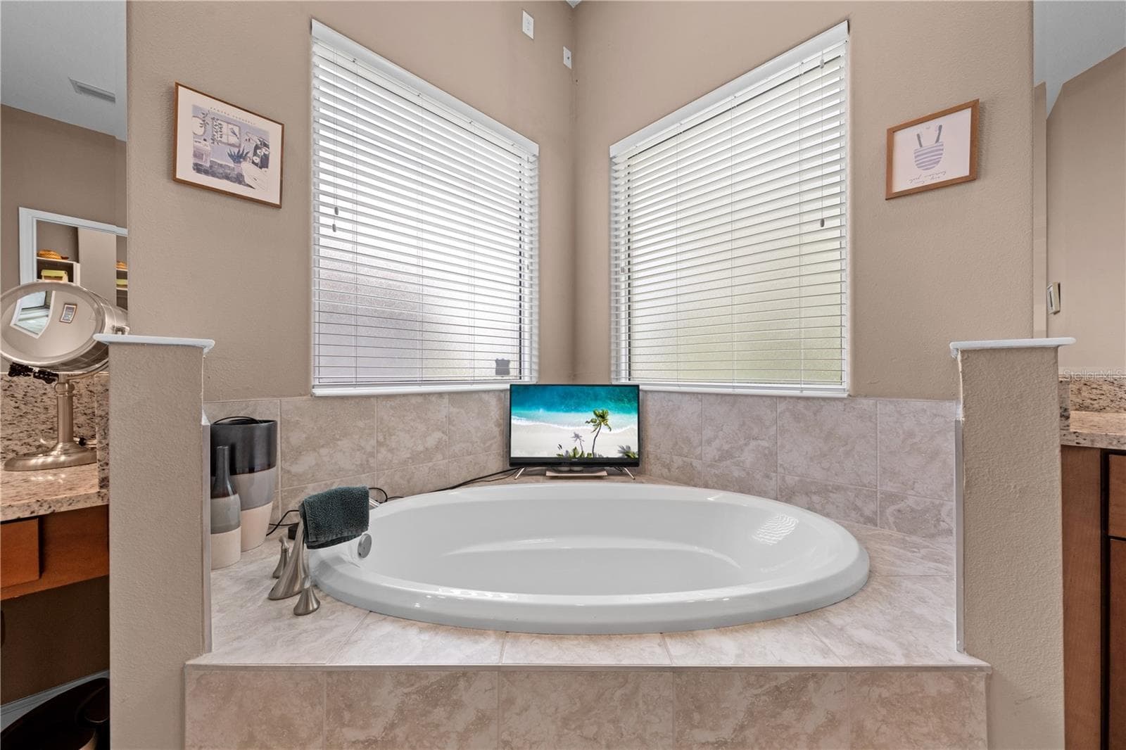 Soaking Tub - 2557 HERITAGE GREEN AVE, DAVENPORT
