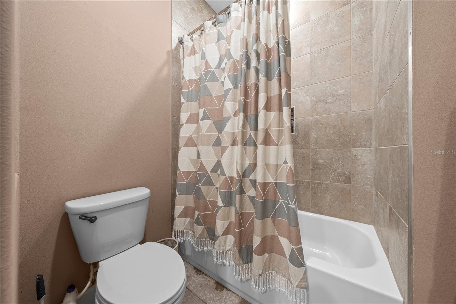 Hall Bath - 2557 HERITAGE GREEN AVE, DAVENPORT