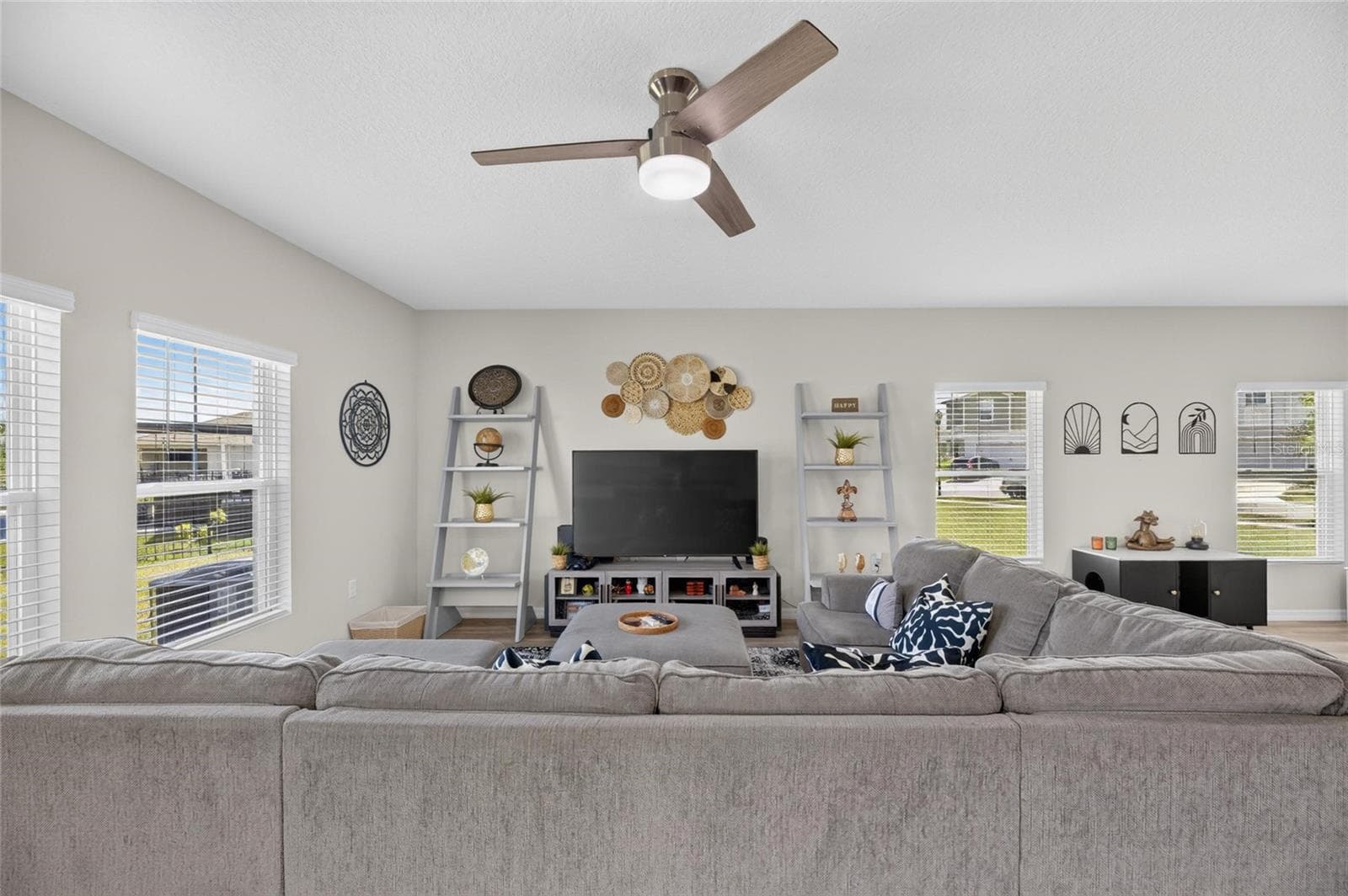 Single Family Residence at 5495 SUMMER SUNSET DR, APOLLO BEACH, photo 12 of 68