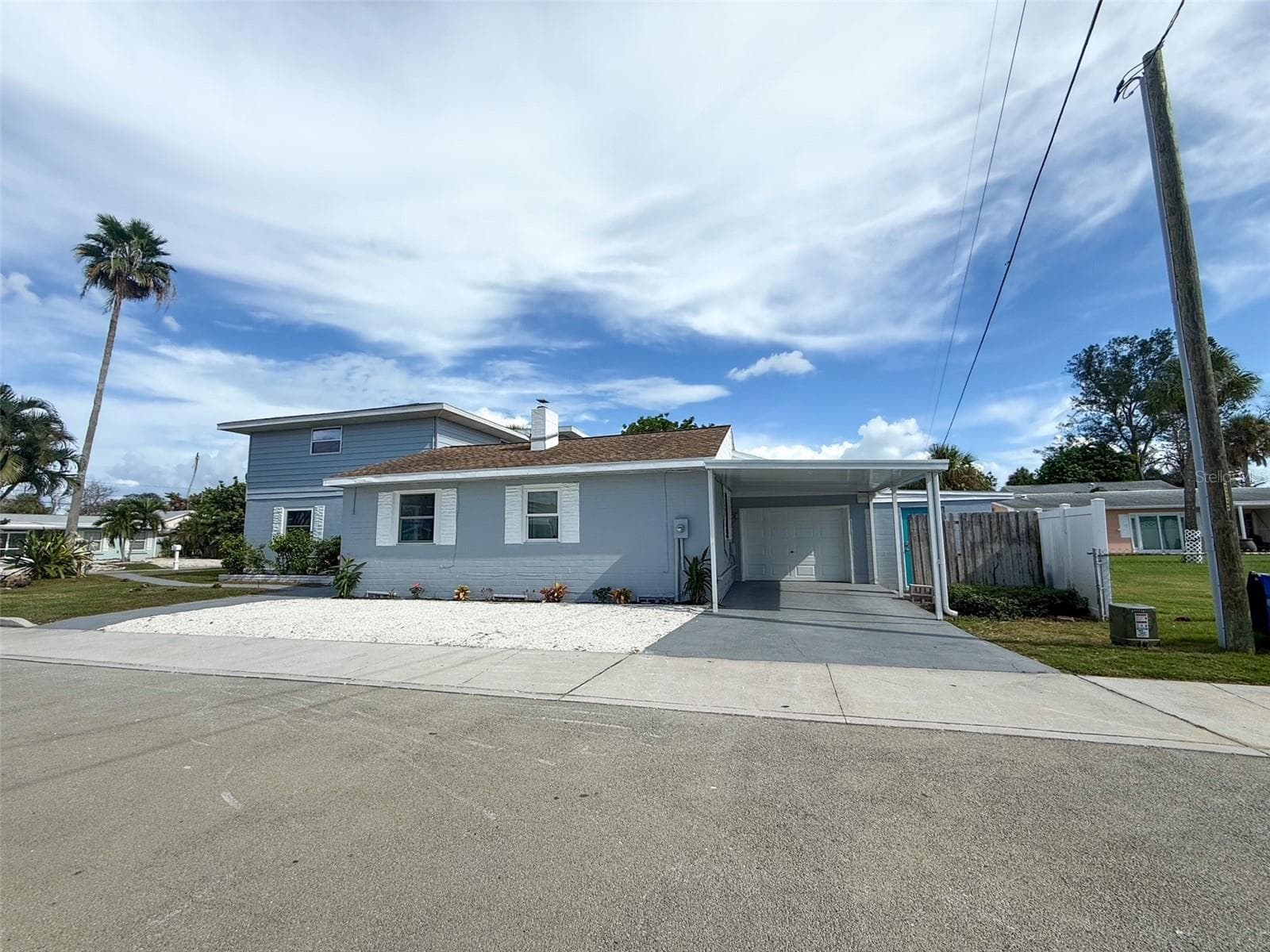 Garage & Carport - 13290 3RD ST E, MADEIRA BEACH
