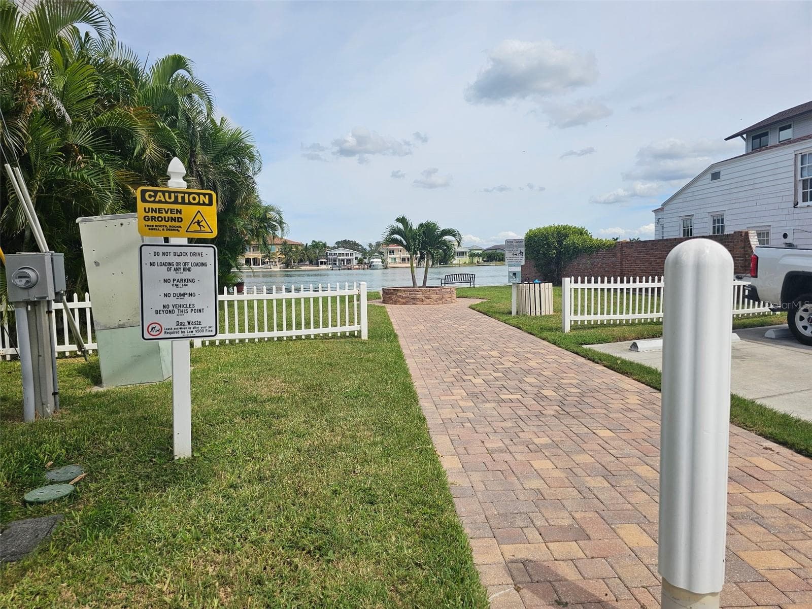 Inter-coastal Pocket Park 1 Block Away - 13290 3RD ST E, MADEIRA BEACH