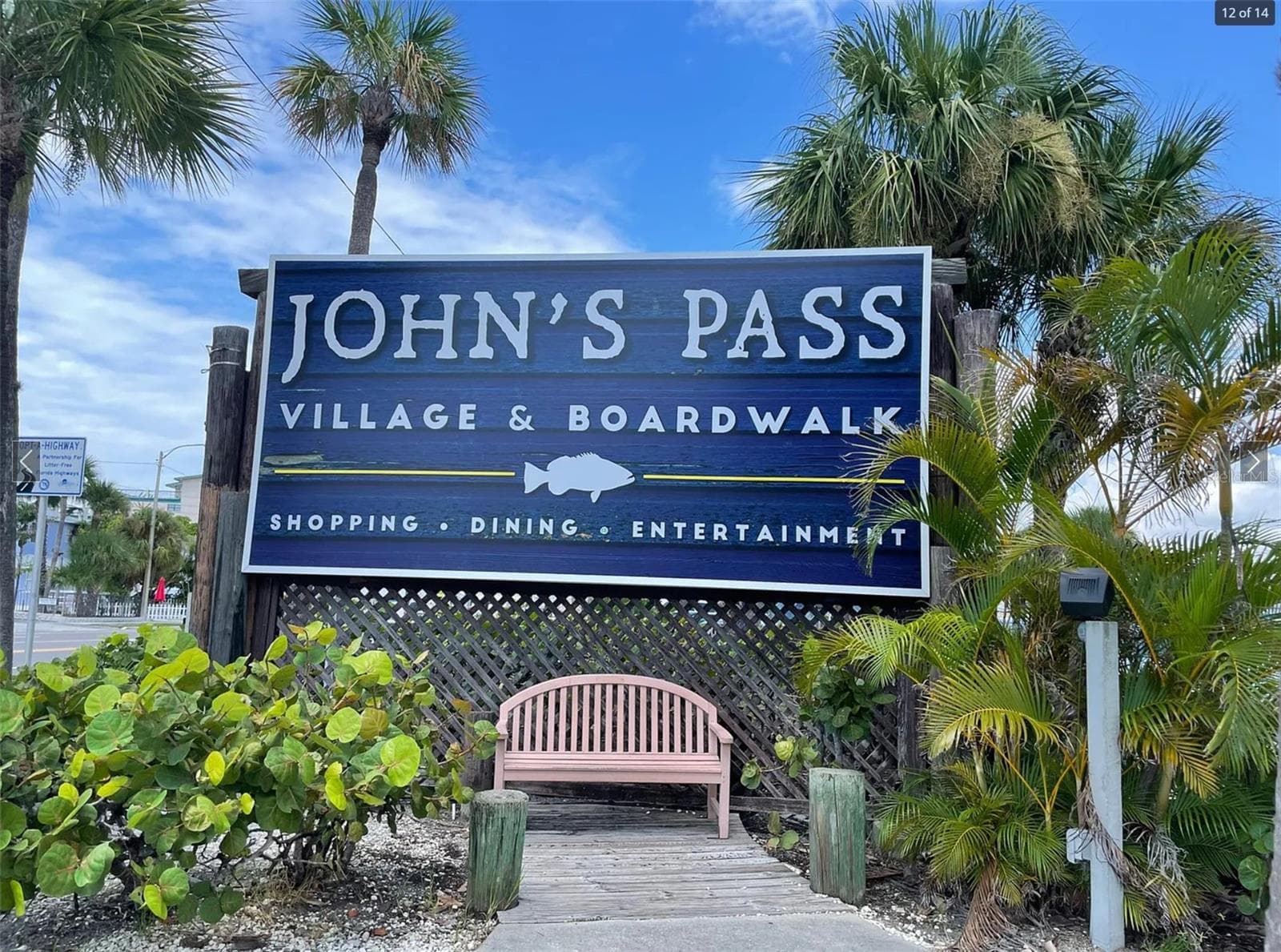 John's Pass 6 Blocks Away - 13290 3RD ST E, MADEIRA BEACH