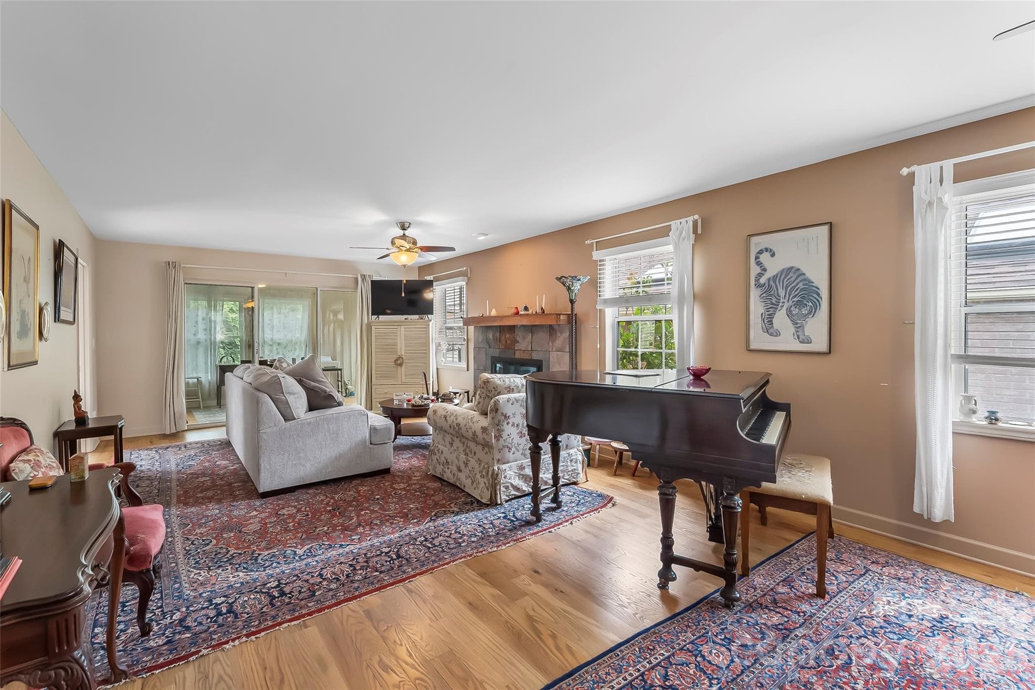 Condominium at Hendersonville, photo 3 of 17
