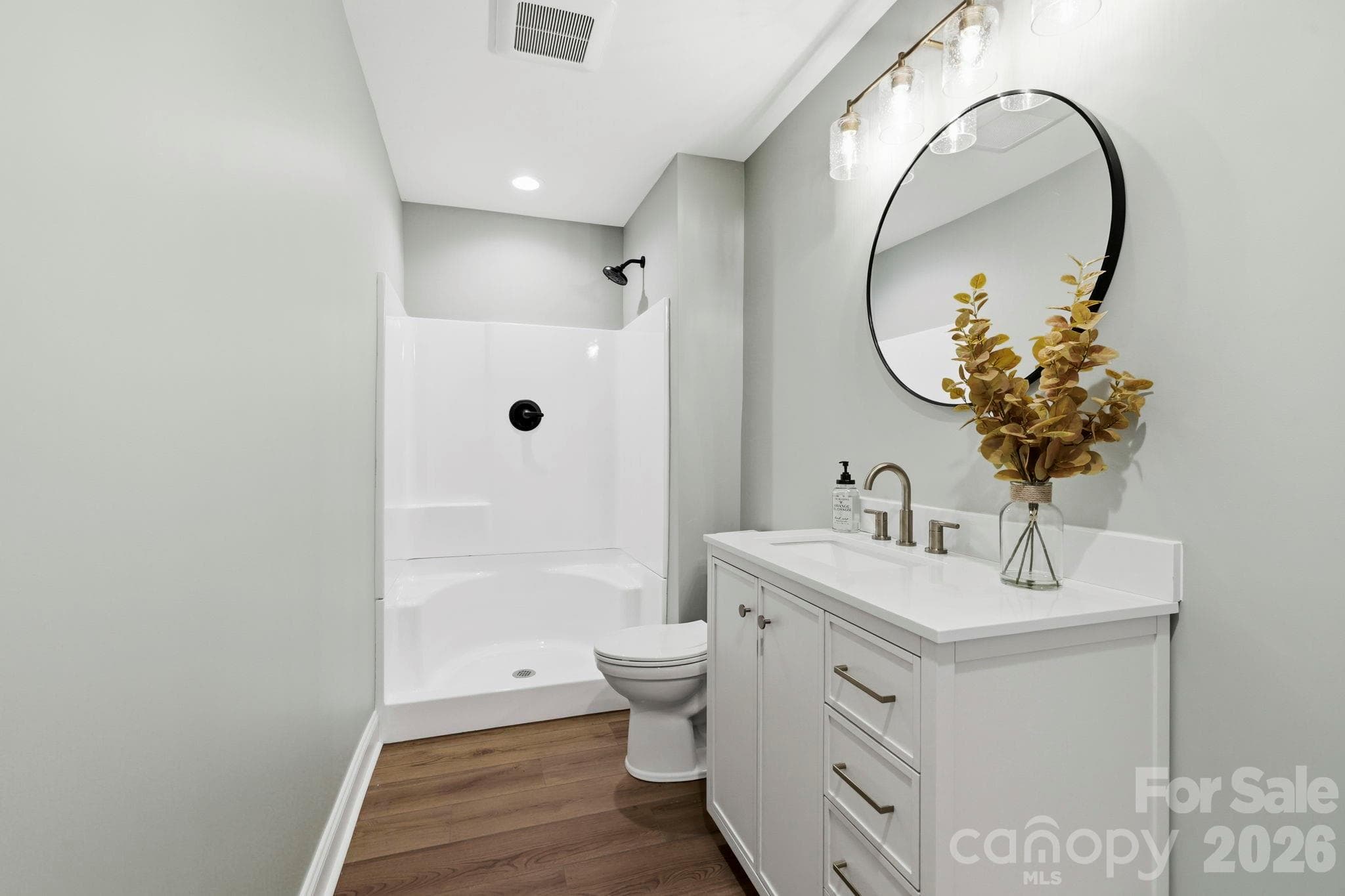 Lower bath - 316 Big Raven Lane, Saluda