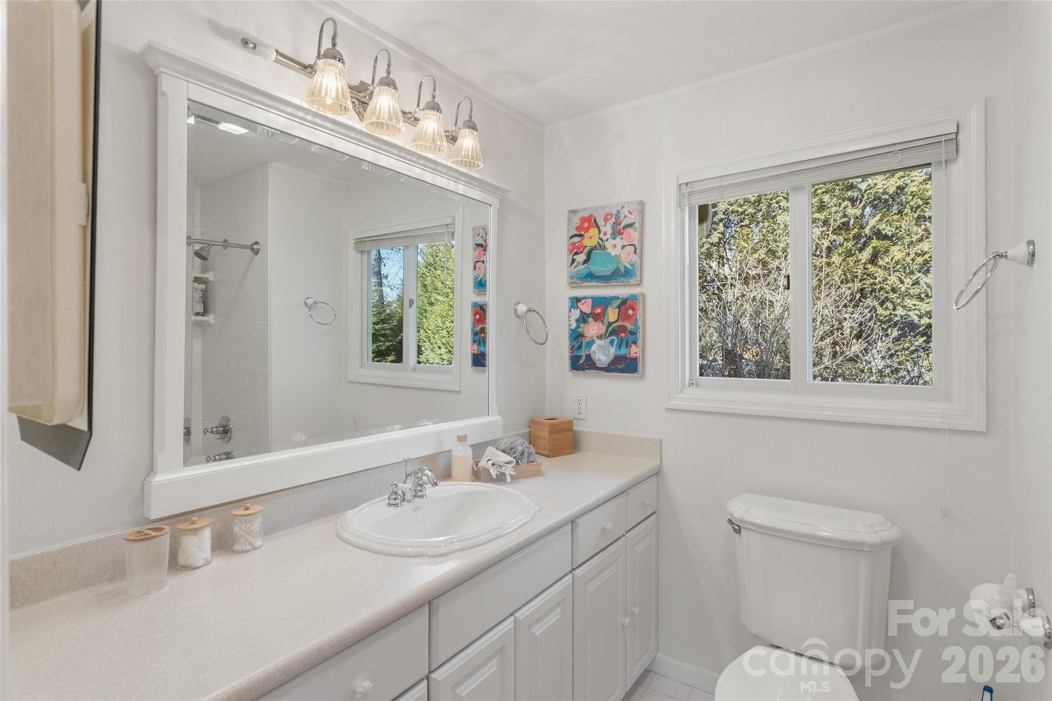 85 Ralph Thomas Rd - Shared Guest Bath on Upper Main Level - 85 & 95 Ralph Thomas Road, Highlands