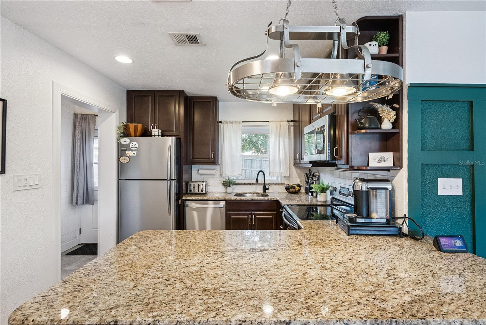 Single Family Residence at 1909 FERN CIR, ORLANDO, photo 6 of 45