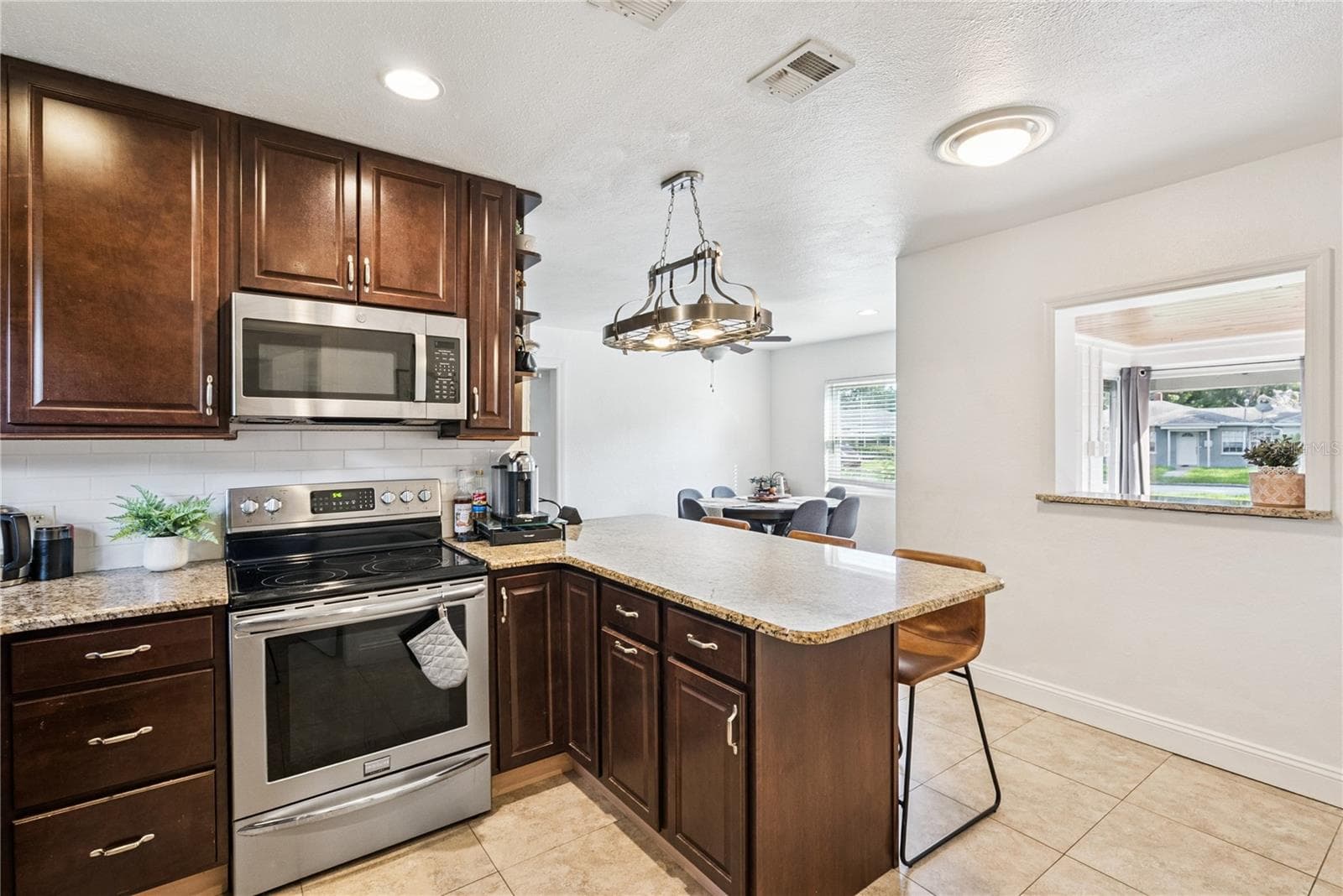 Single Family Residence at 1909 FERN CIR, ORLANDO, photo 7 of 45