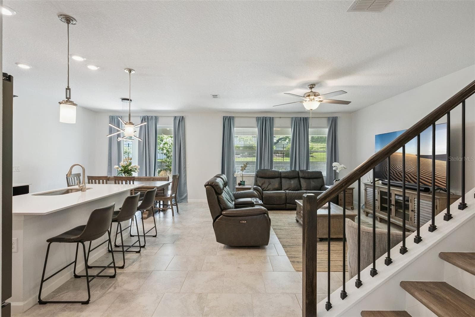 Entry to main living area - 1235 DORA PARC LN, MOUNT DORA