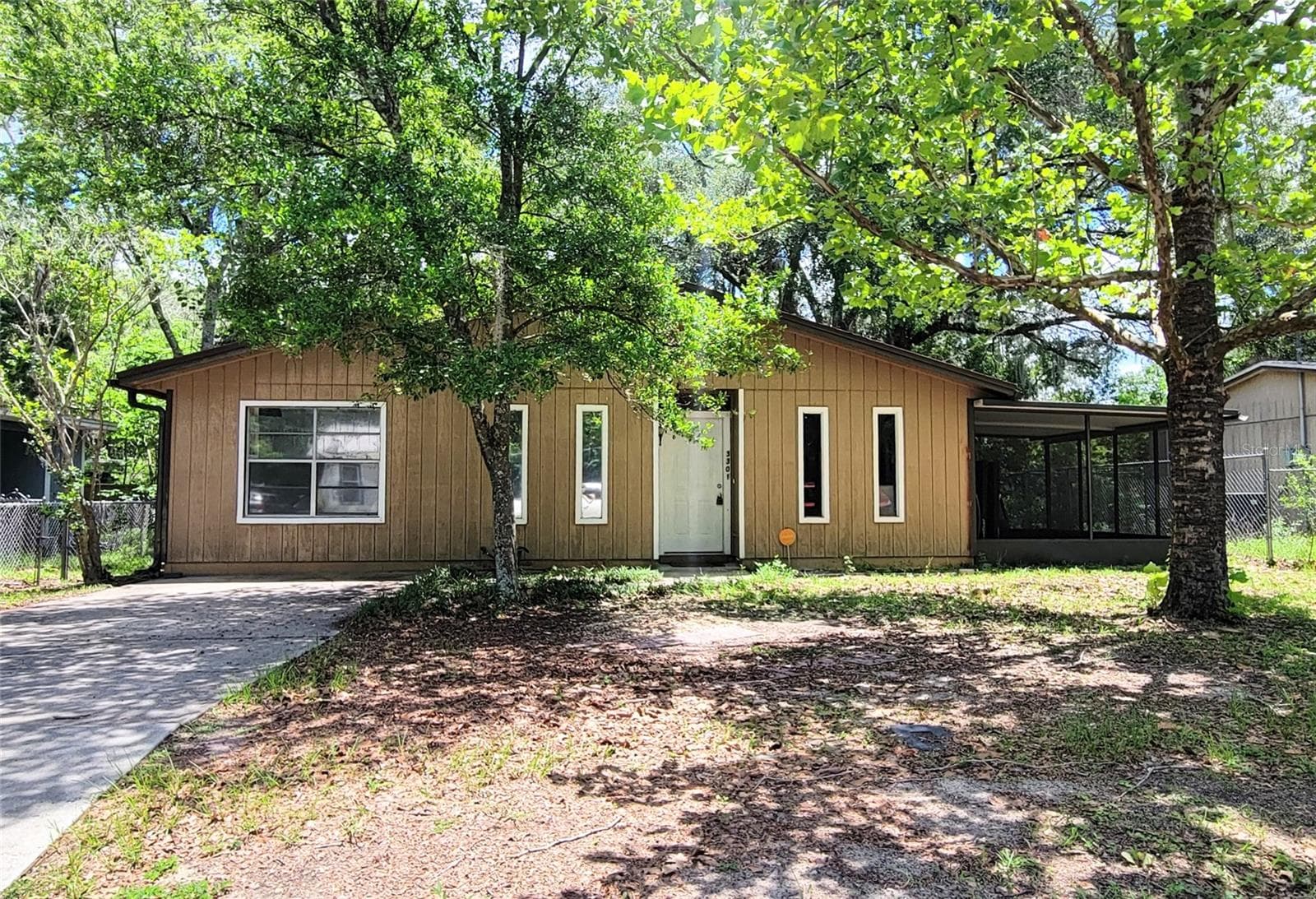 3301 NW 19TH ST
