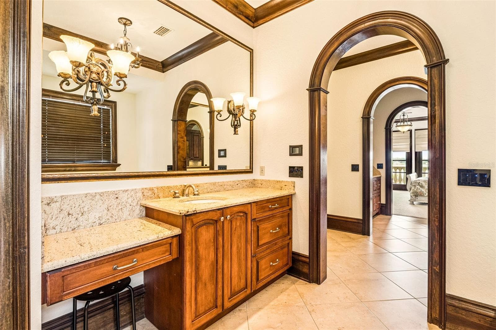 Upstairs Primary Suite 2 - 16619 AREZO CT, MONTVERDE