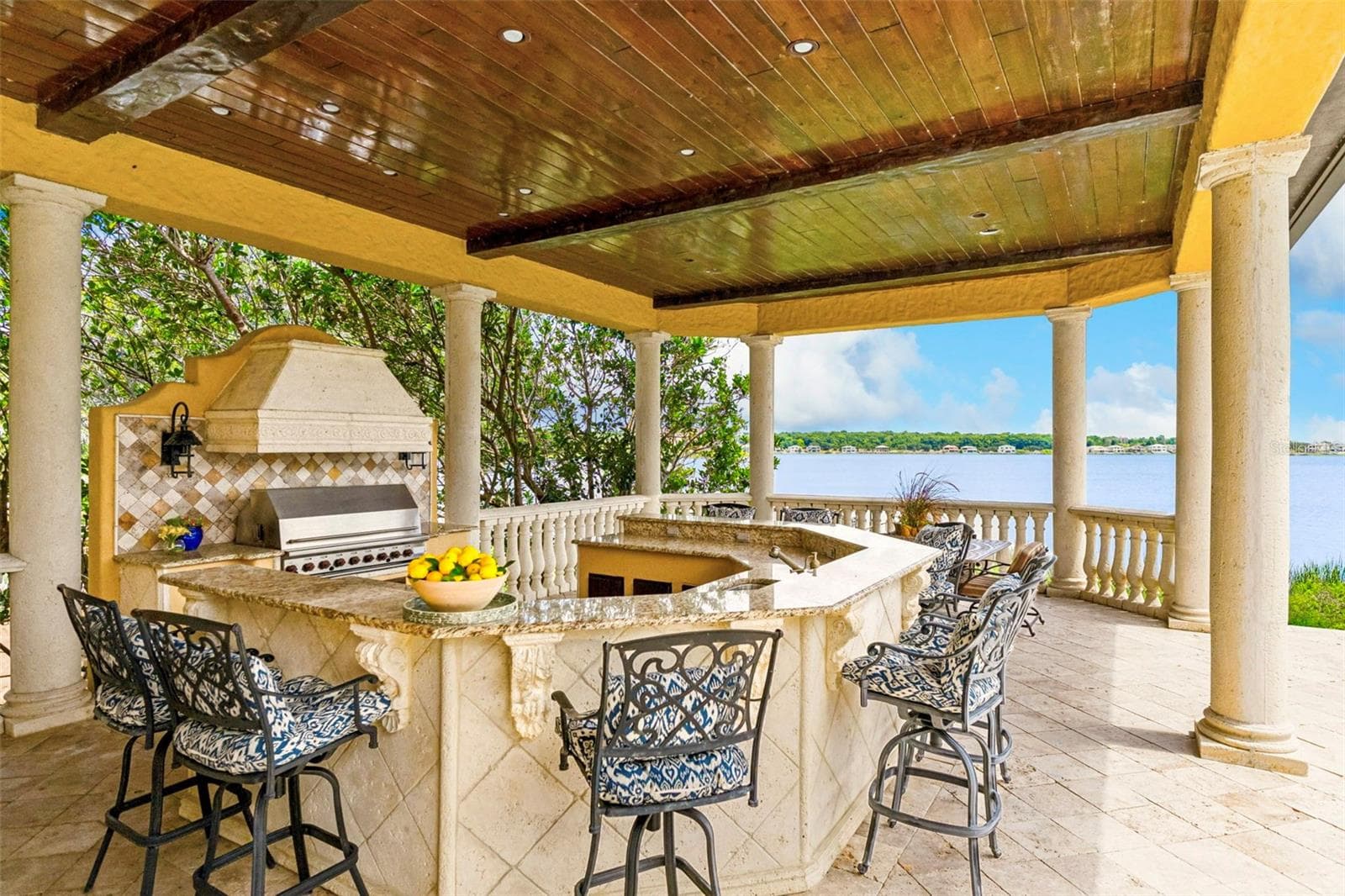 Outdoor Kitchen perfect for gatherings! - 16619 AREZO CT, MONTVERDE